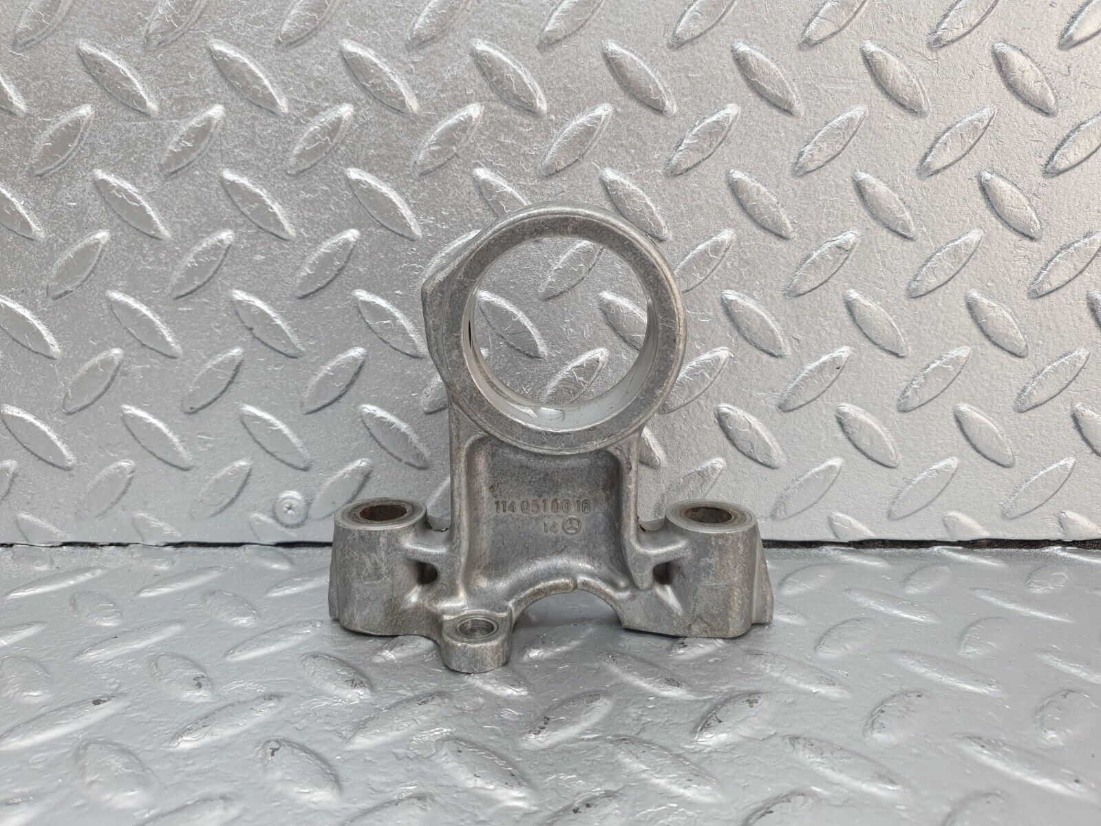 43271 Mercedes-Benz W108 280SE Camshaft Tower Bearing 1140510016