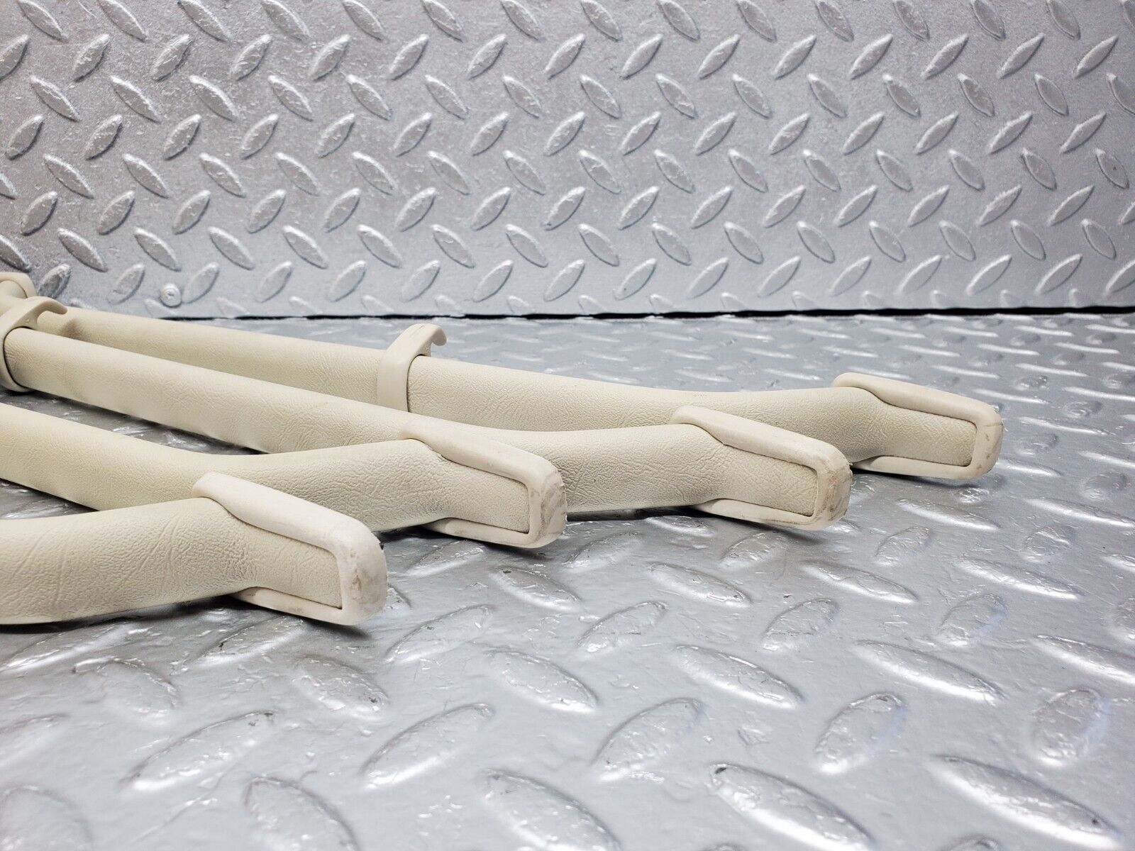 45795 Mercedes-Benz W126 420SE Interior Roof Grab Handle Beige