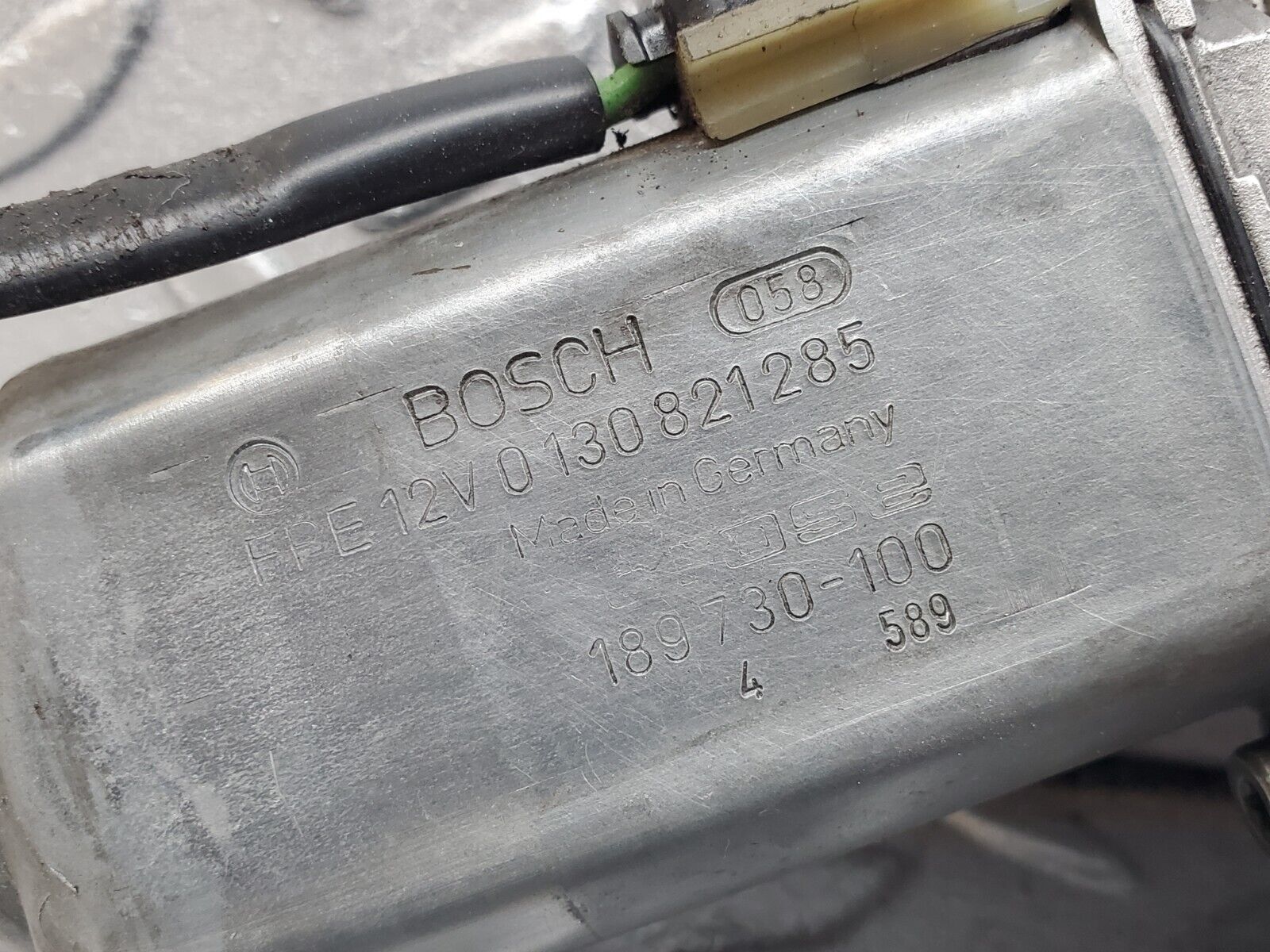 44795 Mercedes-Benz W124 220E Window Regulator Motor Right Bosch 0130821285