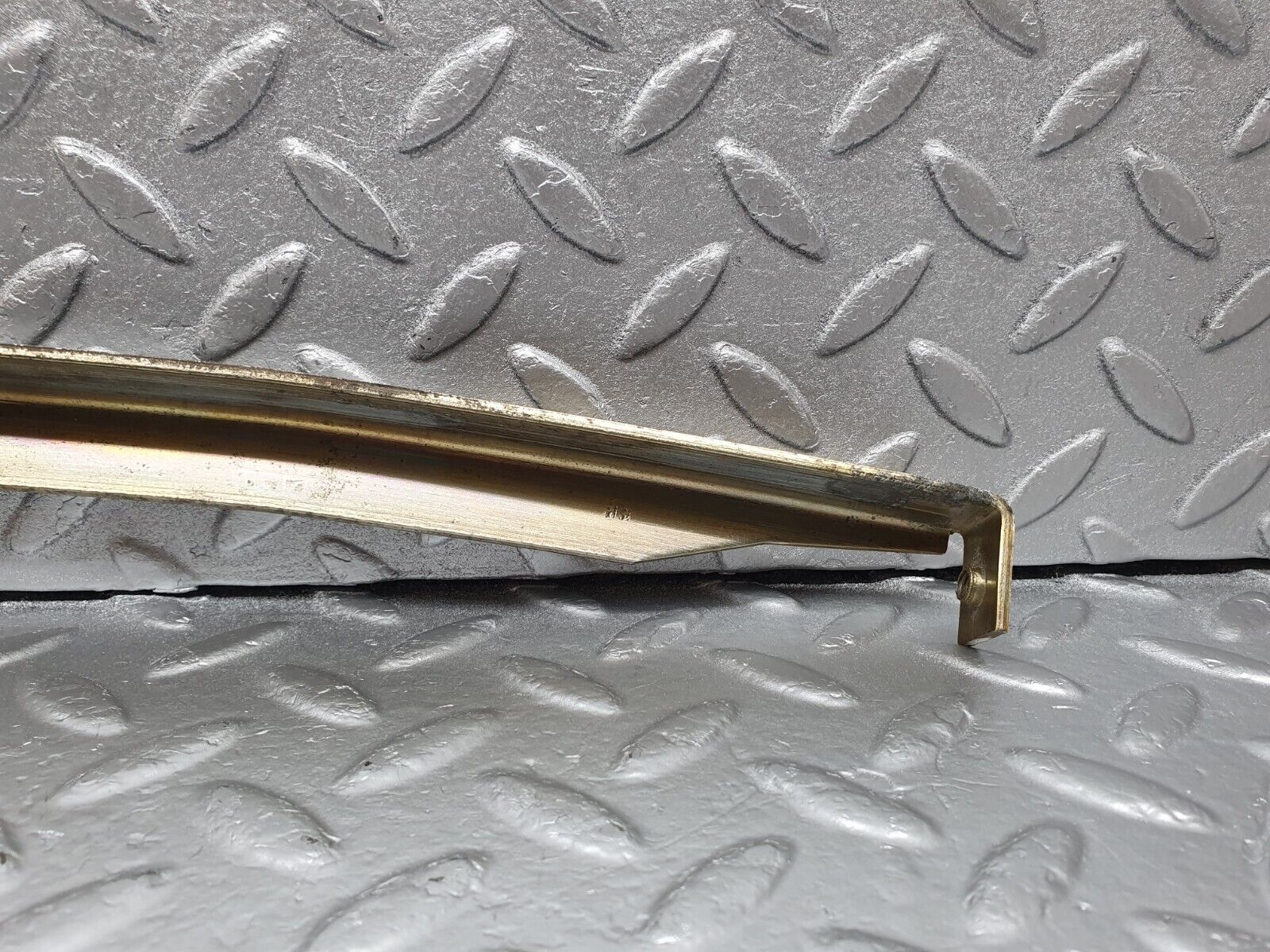 43712 Mercedes-Benz C126 380SEC Coupe Right Door Window Channel