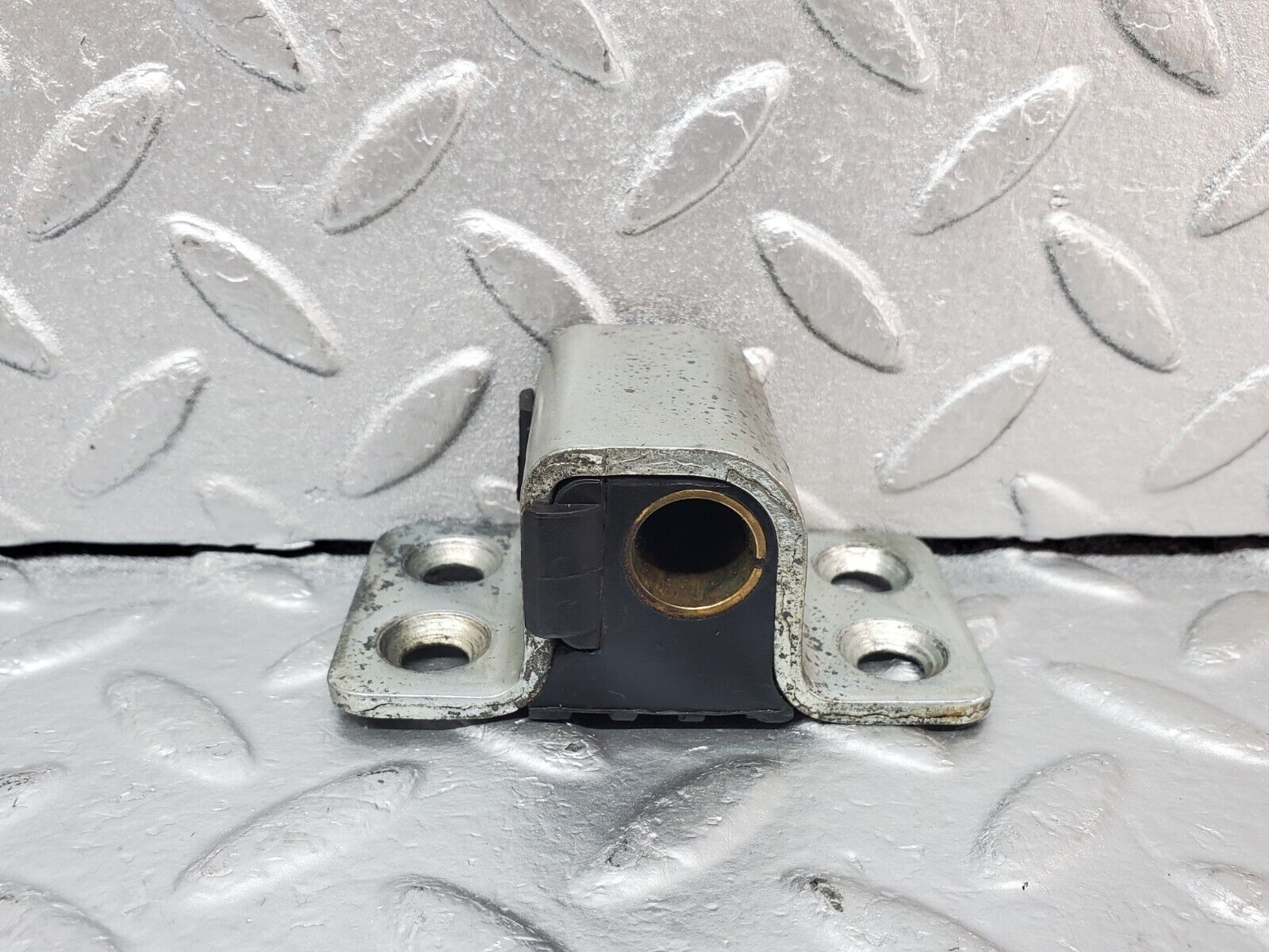 44342 Mercedes-Benz W123 280E Left Door Lock Latch