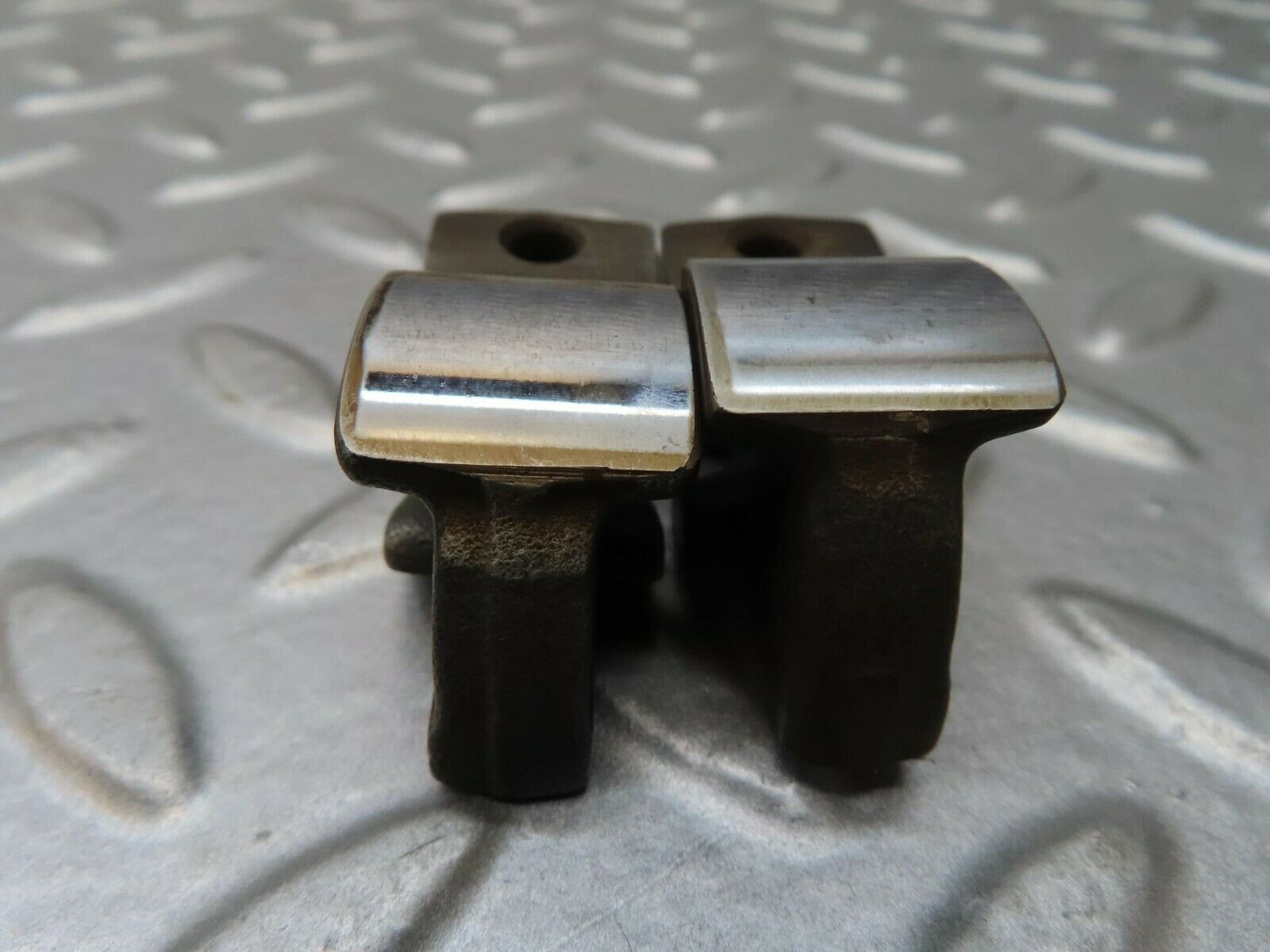 15697 Mercedes-Benz R107 450SL Valve Rocker Arm With Valve Tappet Pair