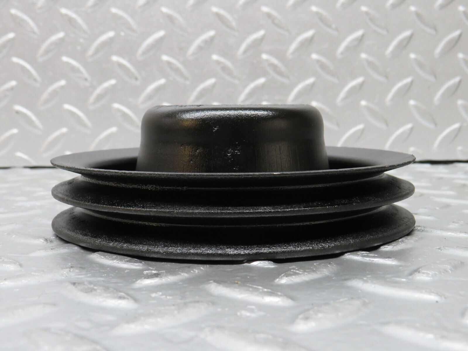 32988 Mercedes-Benz C107 R107 350 V8 Water Pump Pulley