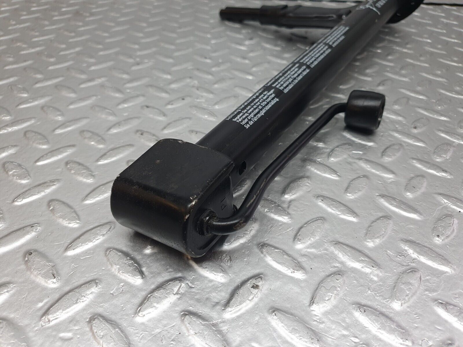 42446 Mercedes-Benz R129 320SL Coupe Car Jack 1295830015