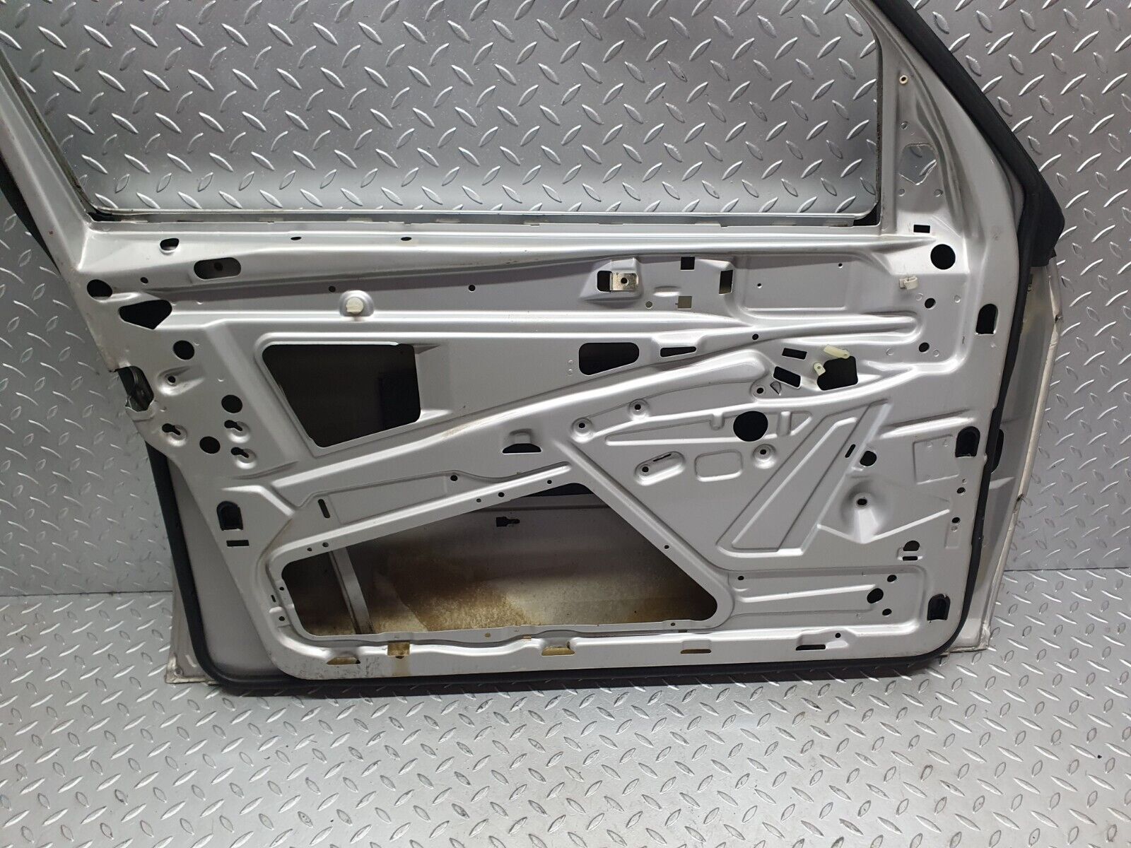 42971 Mercedes-Benz W201 190 2.0L Front Left Door