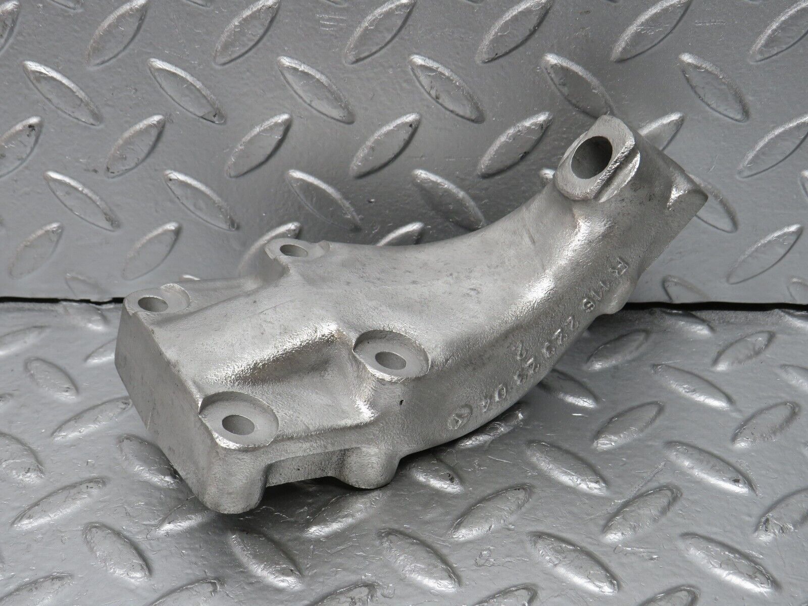 33060 Mercedes-Benz C107 R107 350 V8 Engine Mount Bracket Right 1162232304