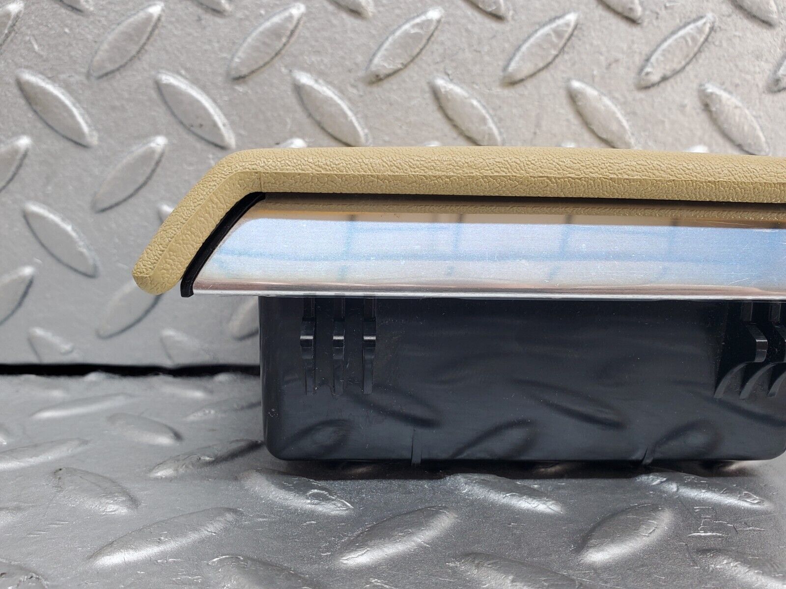 44376 Mercedes-Benz W123 280E Rear Door Ashtray