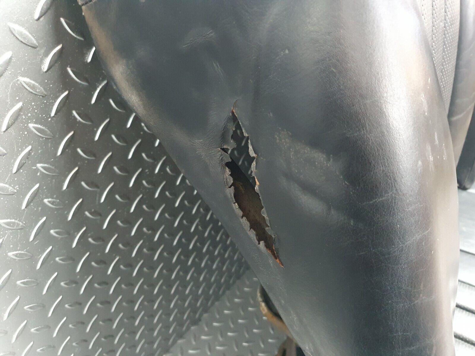 43479 Mercedes-Benz W108 280SE Rear Seat Leather Black 1099240216