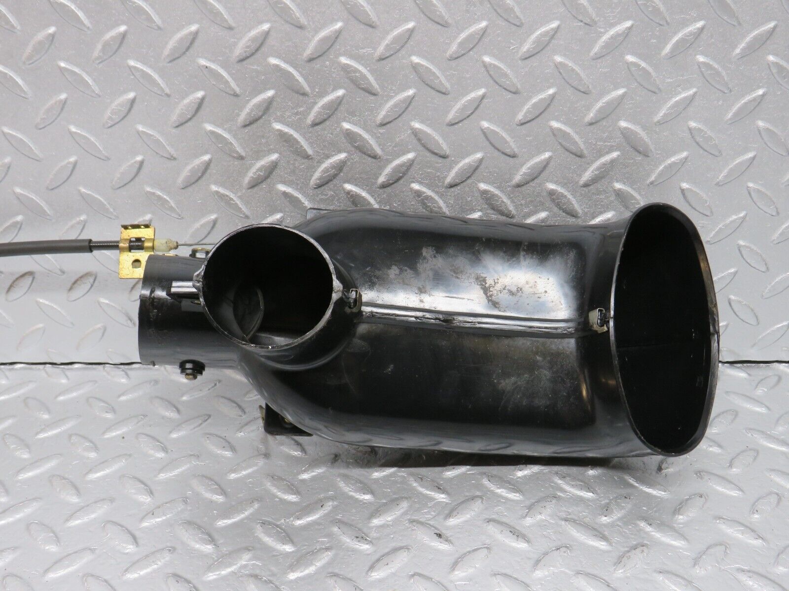 40071 Mercedes-Benz R107 350SL Heater Air Duct