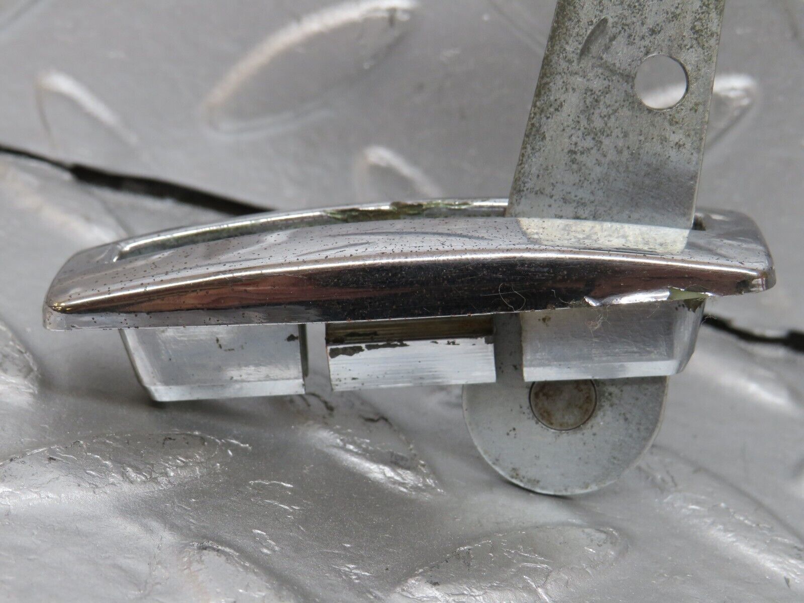 33183 Mercedes-Benz R107 Left Seat Folding Lever