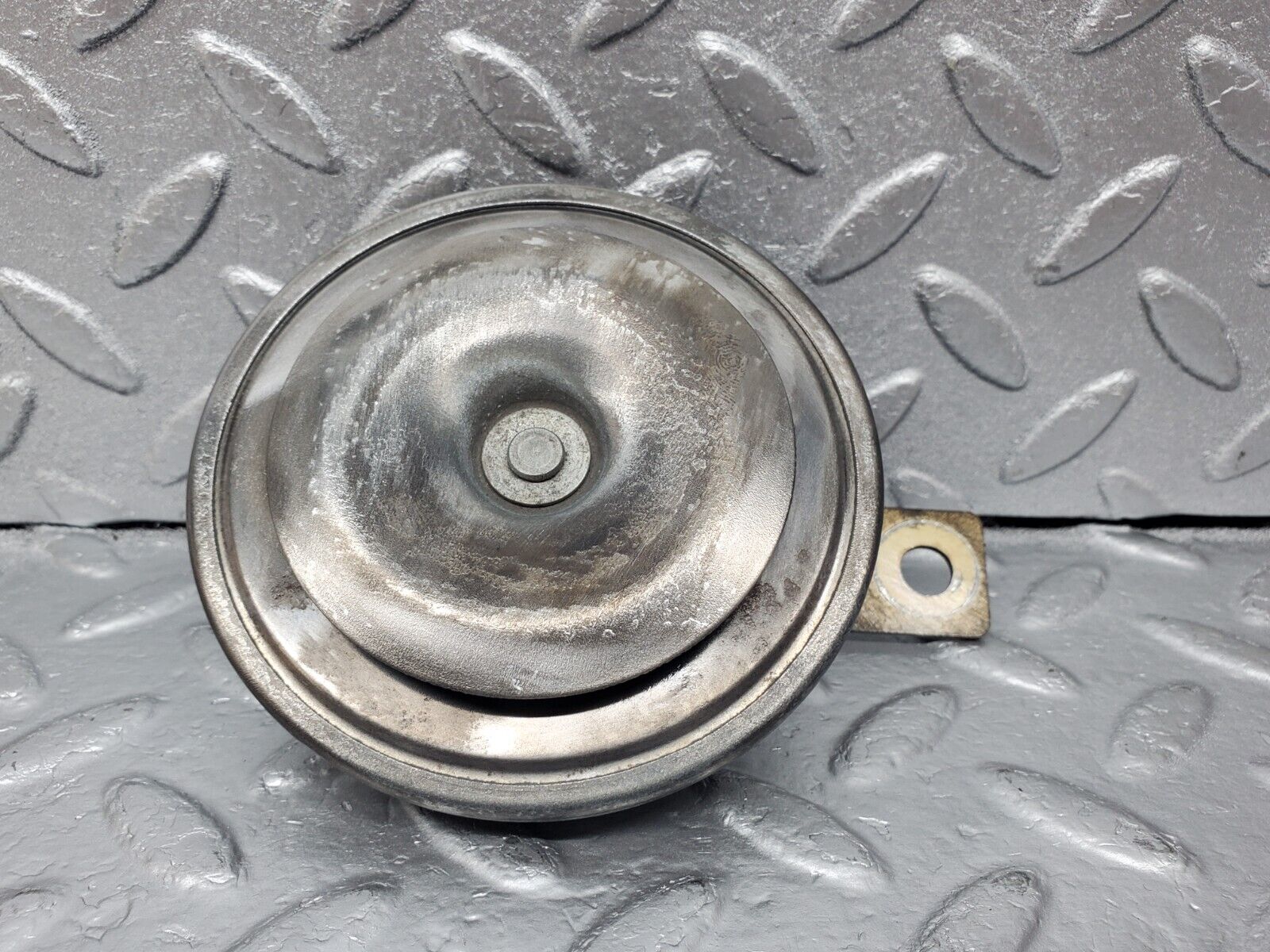 45739 Mercedes-Benz W126 420SE Horn HELLA 002952