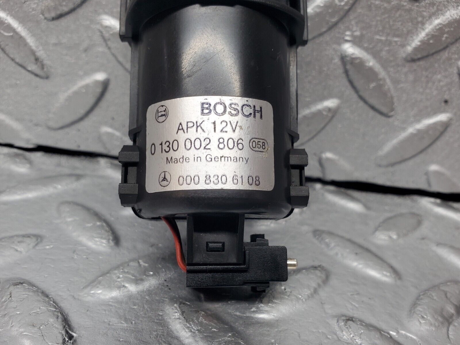 45542 Mercedes-Benz W126 420SE Temperature Sensor Bosch 0130002806 0008306108