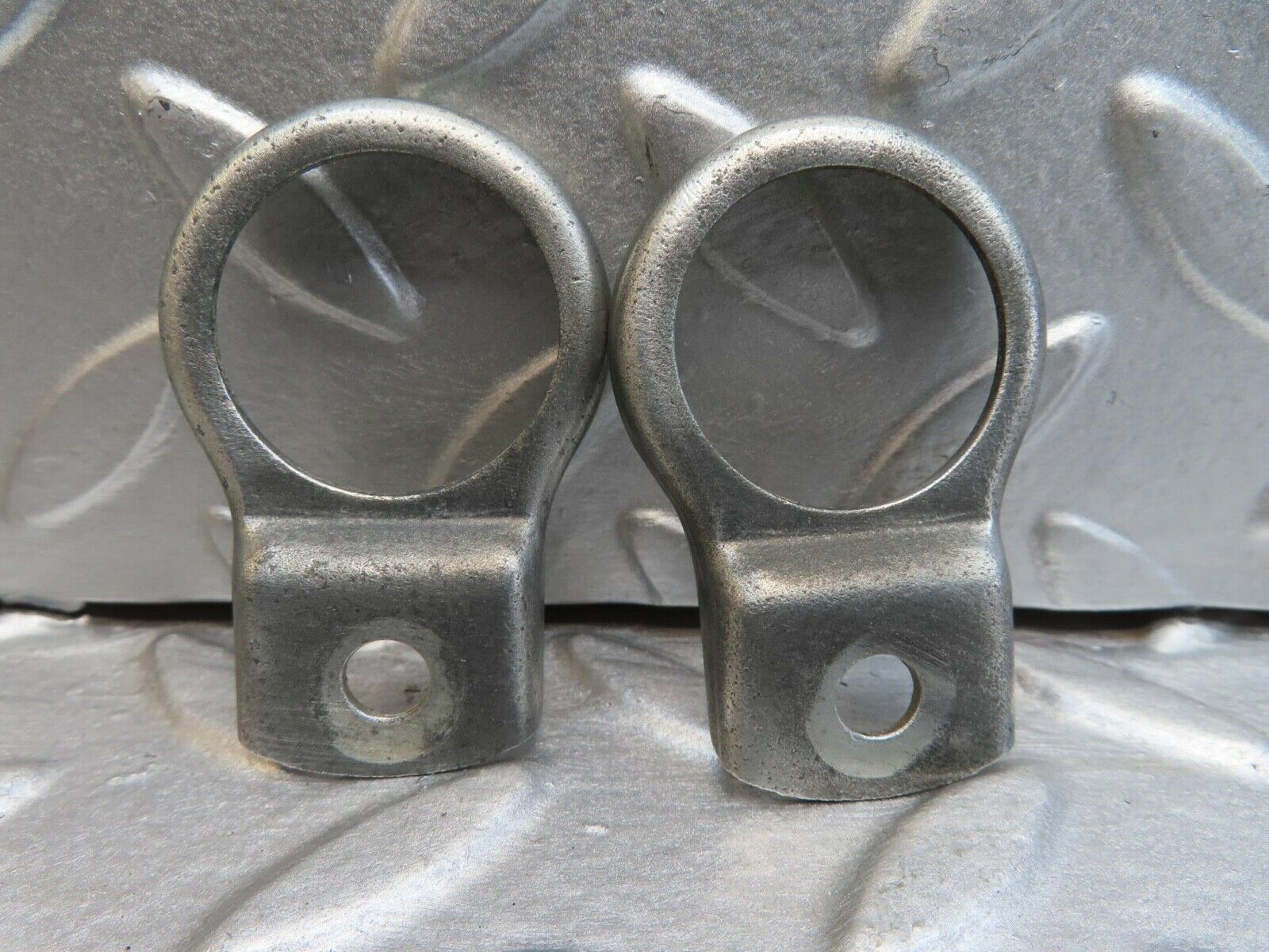 13756 Mercedes-Benz R107 450SL Fuel Injector Bracket