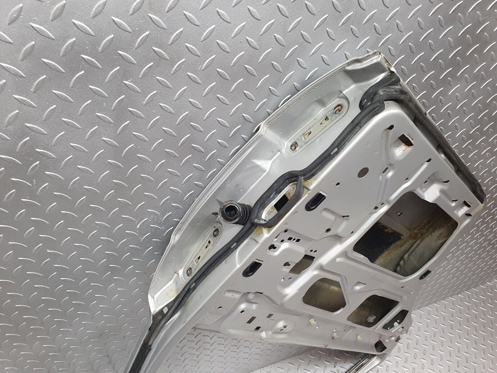 42972 Mercedes-Benz W201 190 Rear Left Door