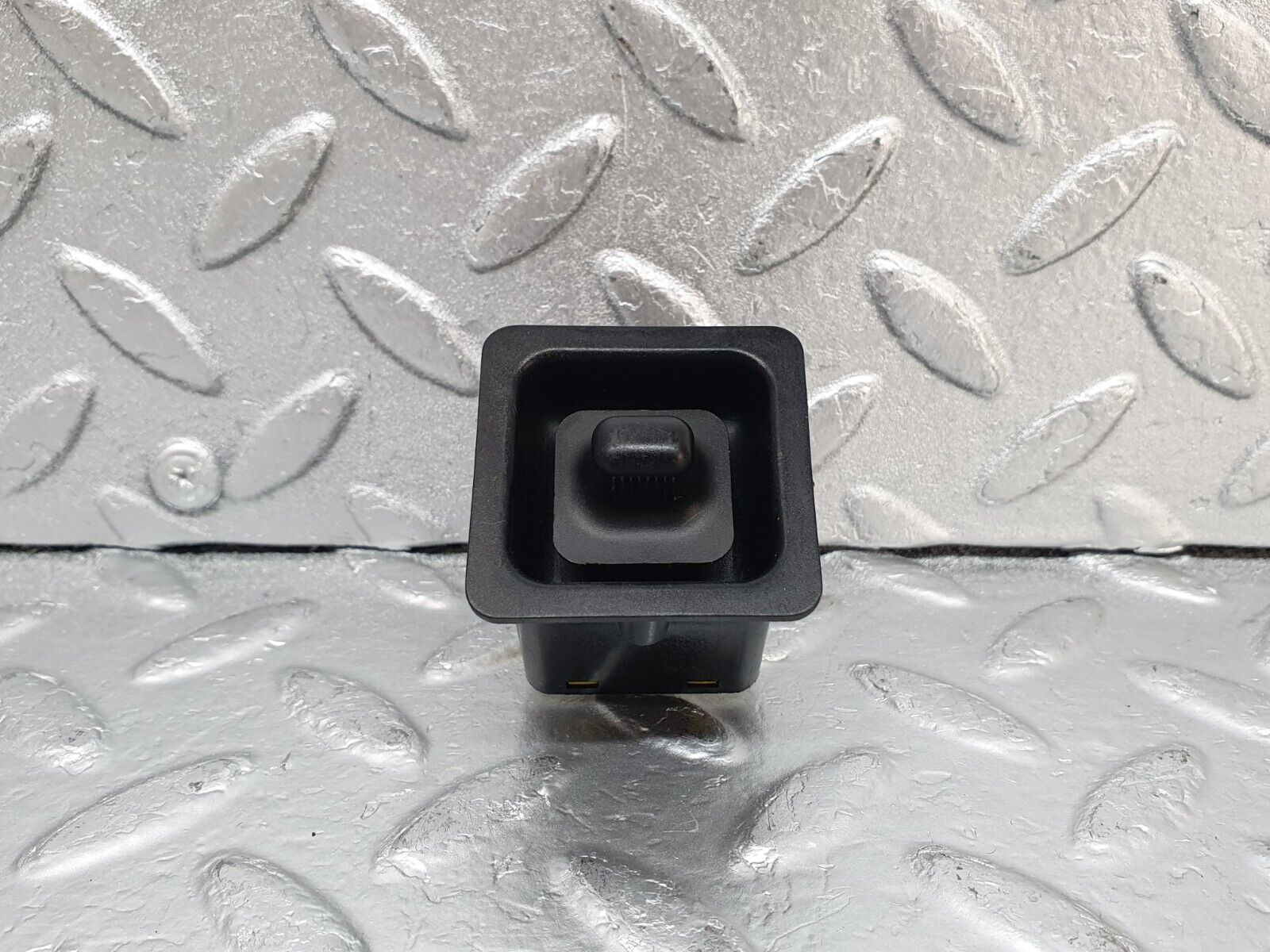 44110 Mercedes-Benz C123 230CE Coupe Mirror Control Switch