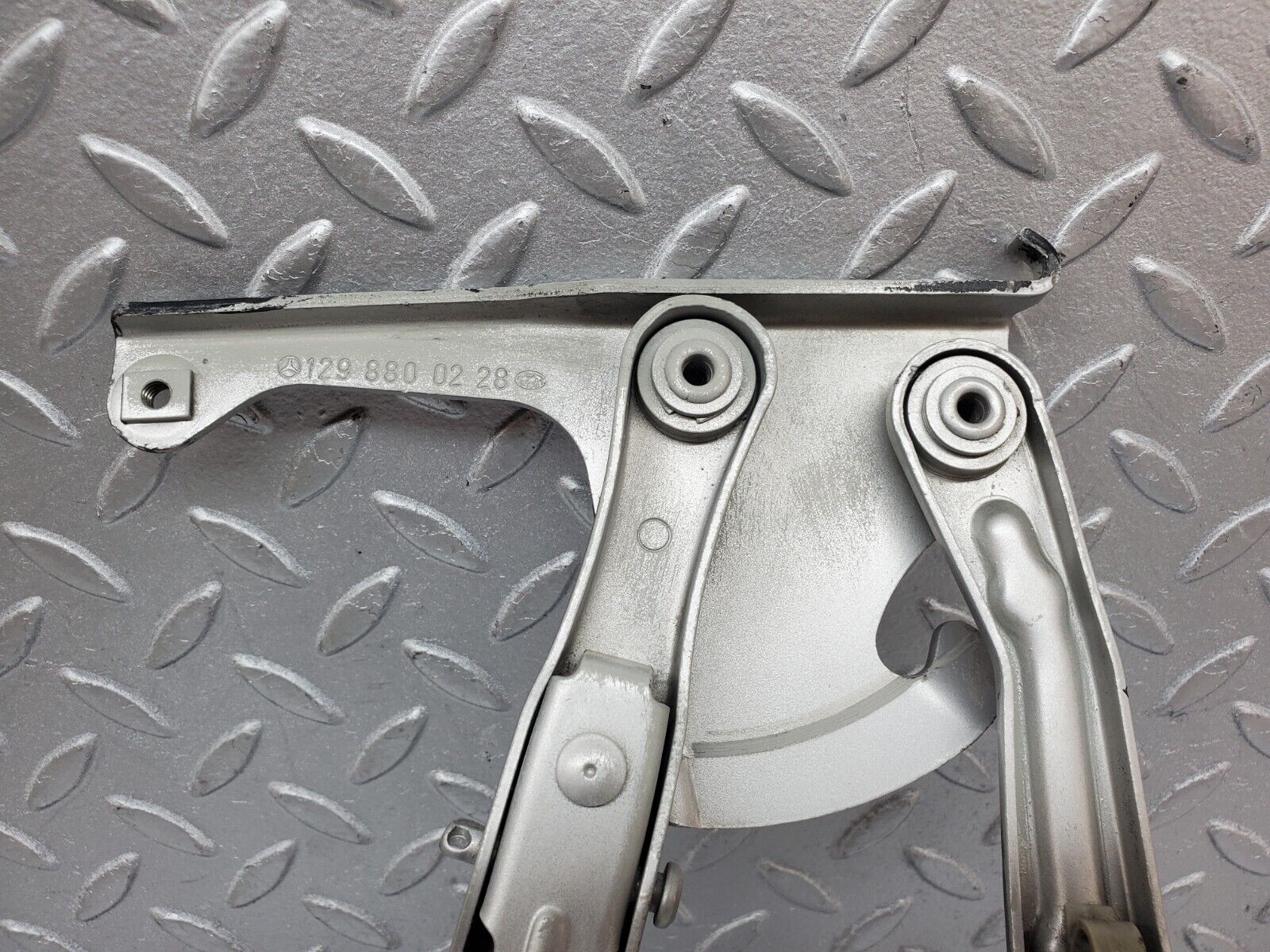 45084 Mercedes-Benz R129 300SL Coupe Bonnet Hinge Right 1298800228 1298870274