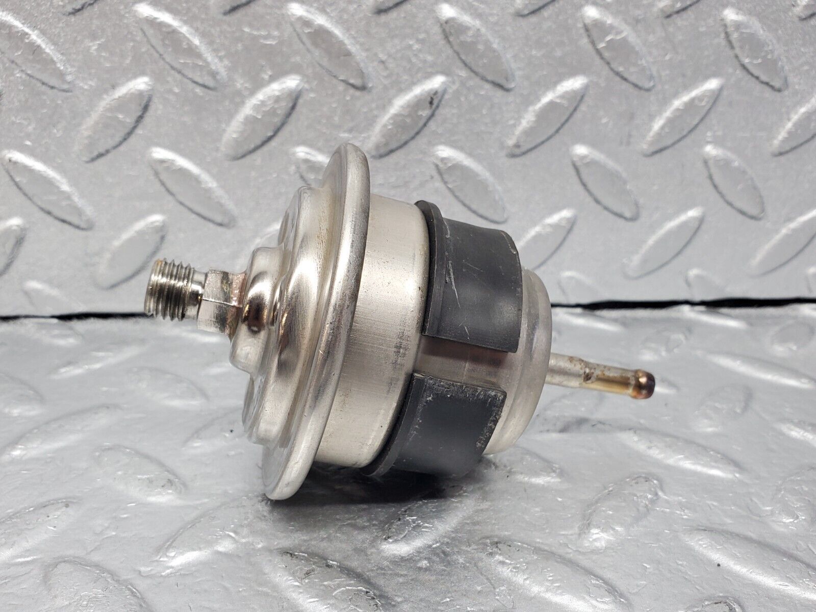 45959 Mercedes-Benz W126 420SE Fuel Pressure Regulator Bosch 0004761021