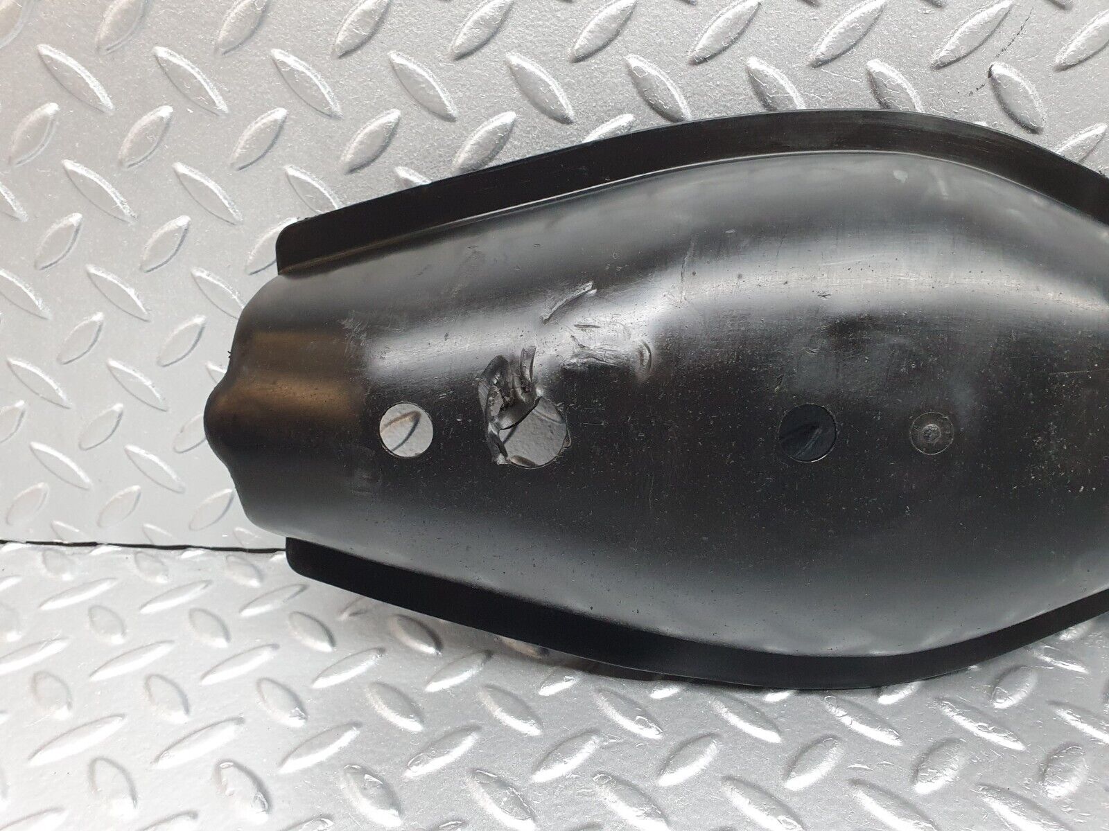 41779 Mercedes-Benz W202 C200 Rear Control Arm Cover 2x 1293520189 1293520188