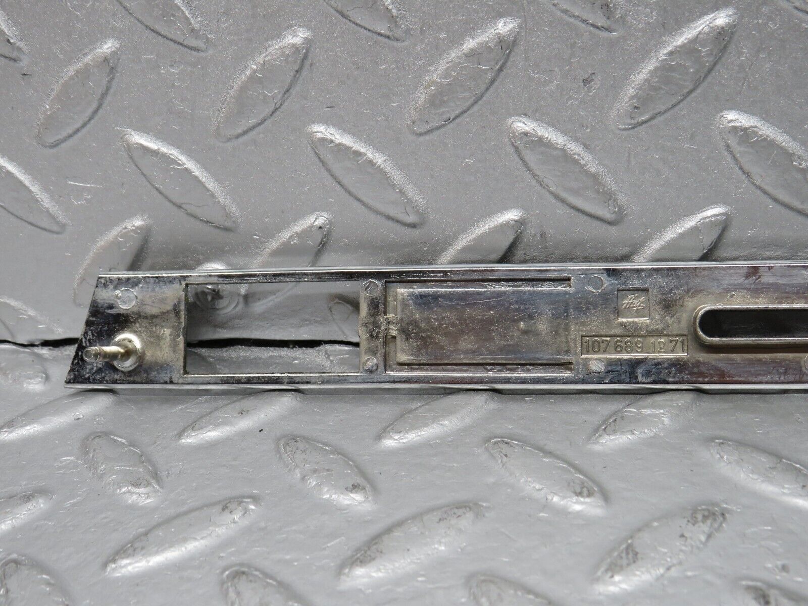 39197 Mercedes-Benz R107 500SL Dashboard Centre Trim 1076891271