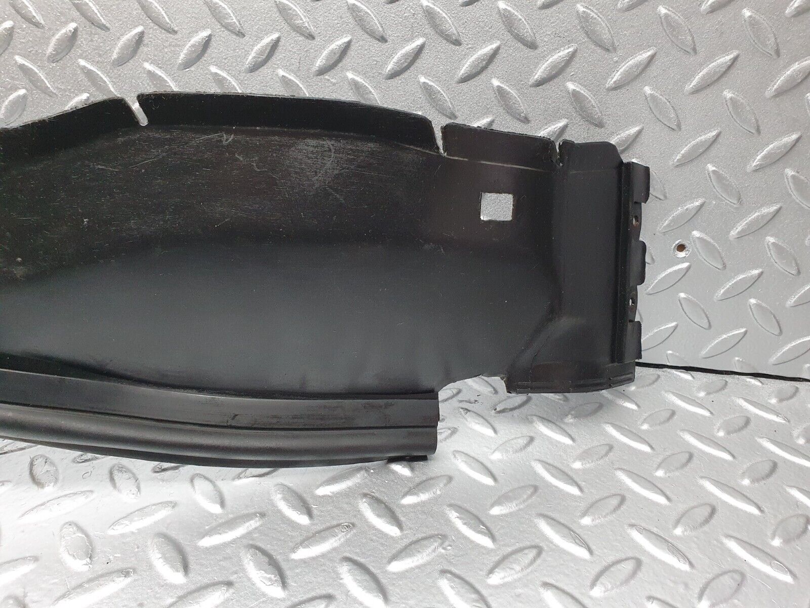 41930 Mercedes-Benz W202 C200 Front Right Inner Fender Wing Splash Guard 2026980230