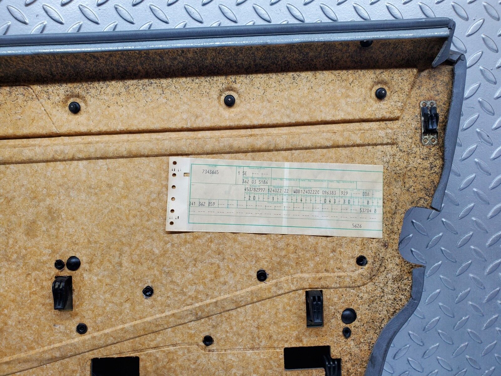 44689 Mercedes-Benz W124 220E Front Left Door Card Grey 1247271370