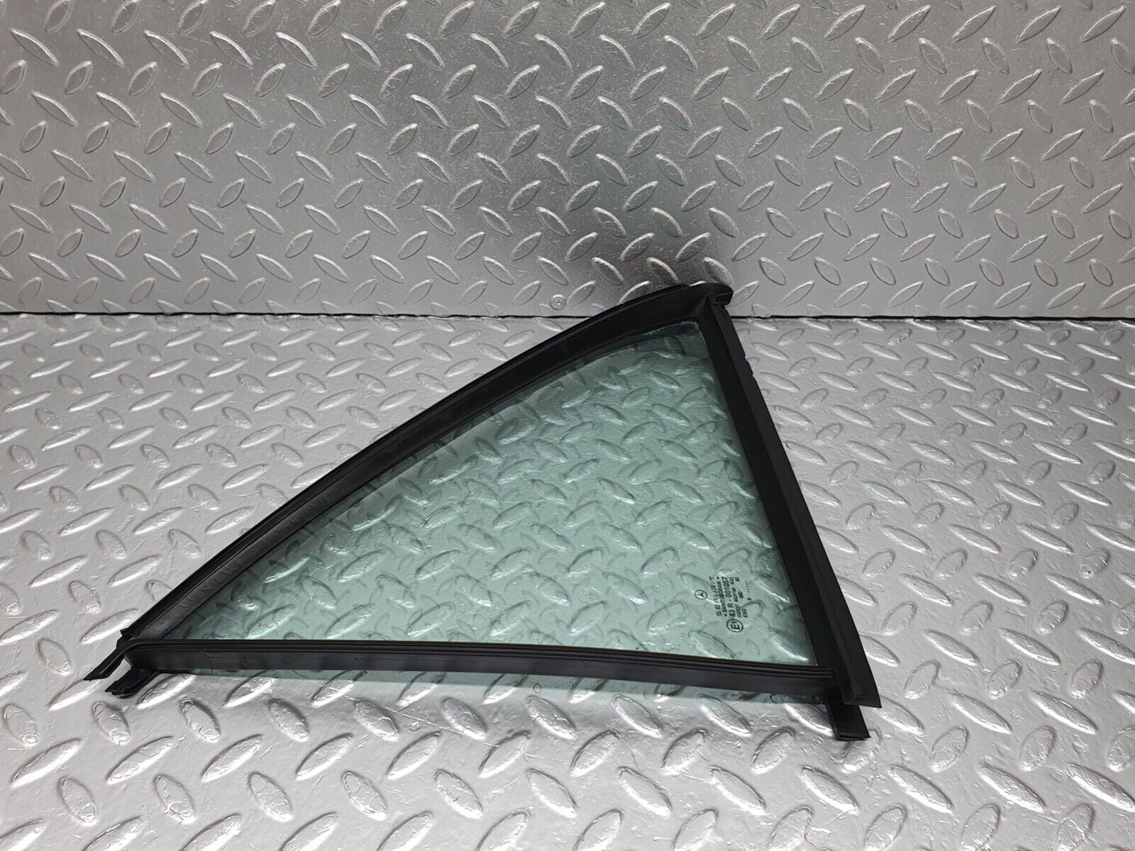 41997 Mercedes-Benz W202 C200 Rear Left Quarter Window Glass 2027350127
