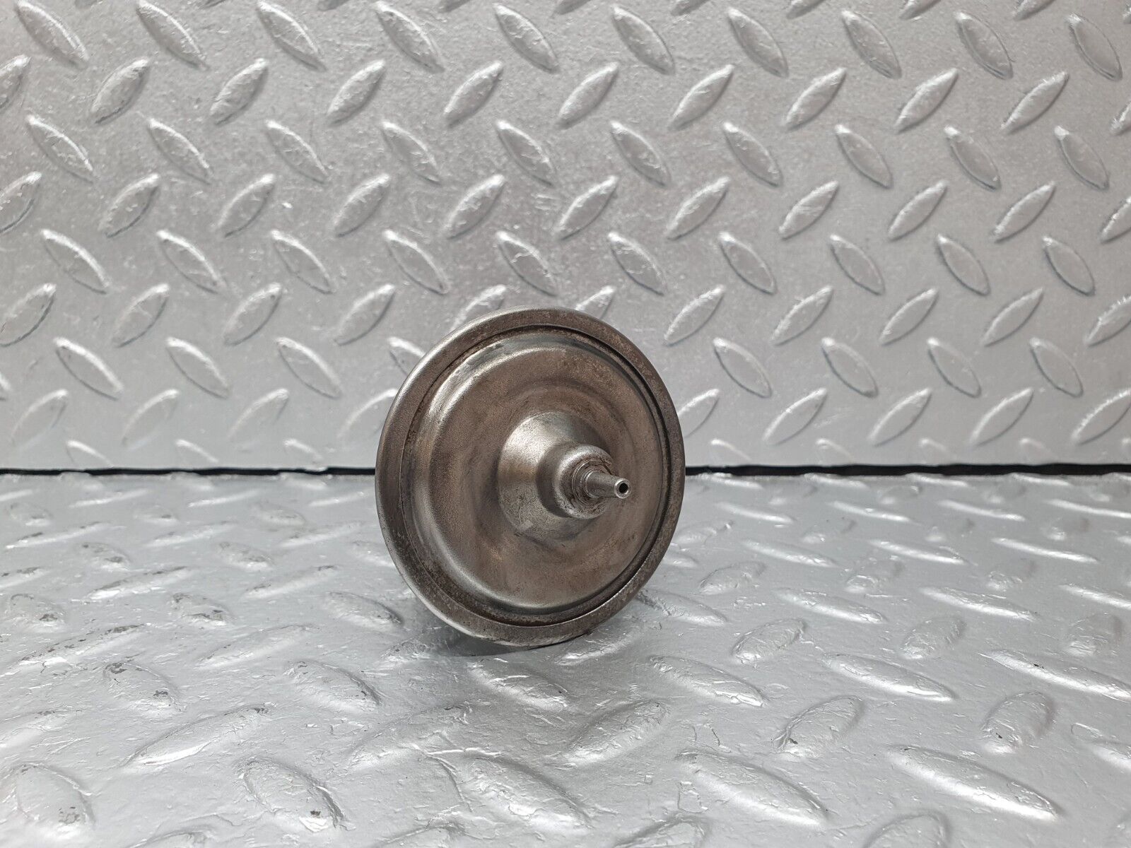 41601 Mercedes-Benz W124 200E Carburettor Vacuum Valve 7 209 18000