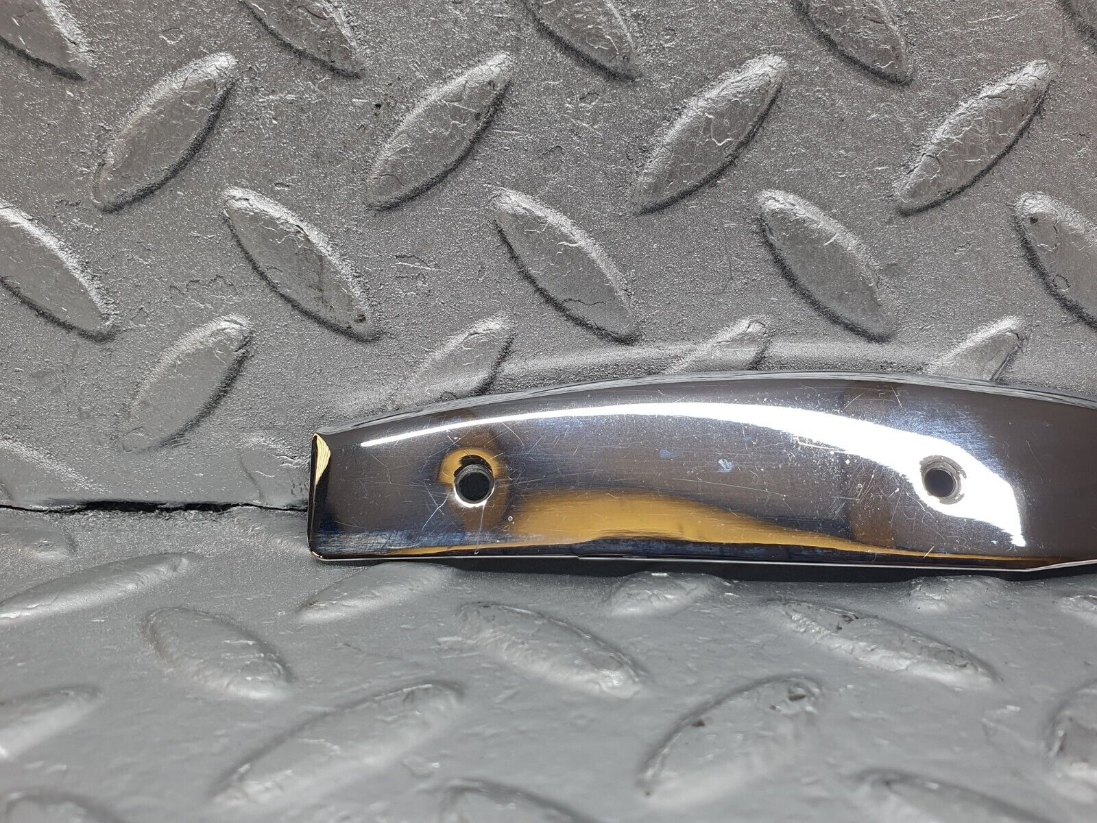 43967 Mercedes-Benz C123 230CE Coupe Left Door Chrome Front Cover