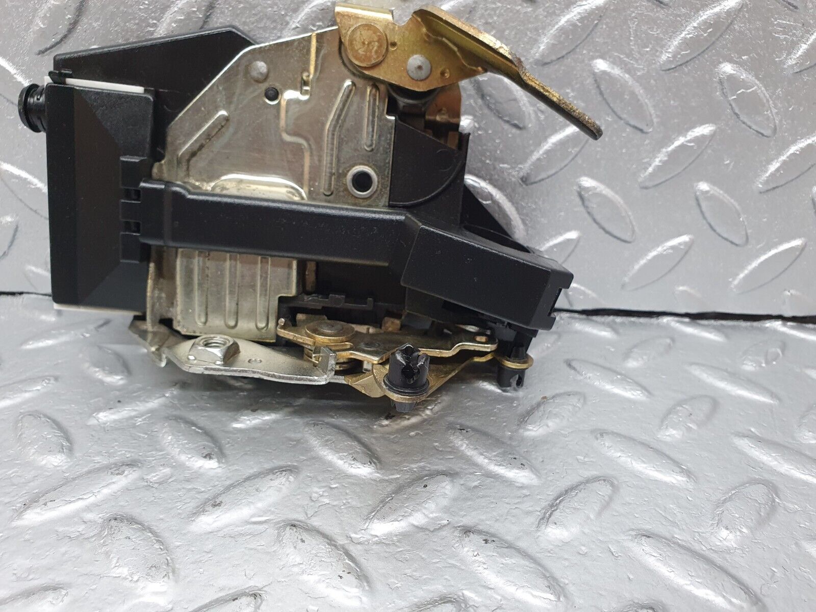 42219 Mercedes-Benz R129 320SL Coupe Right Door Lock Mechanism