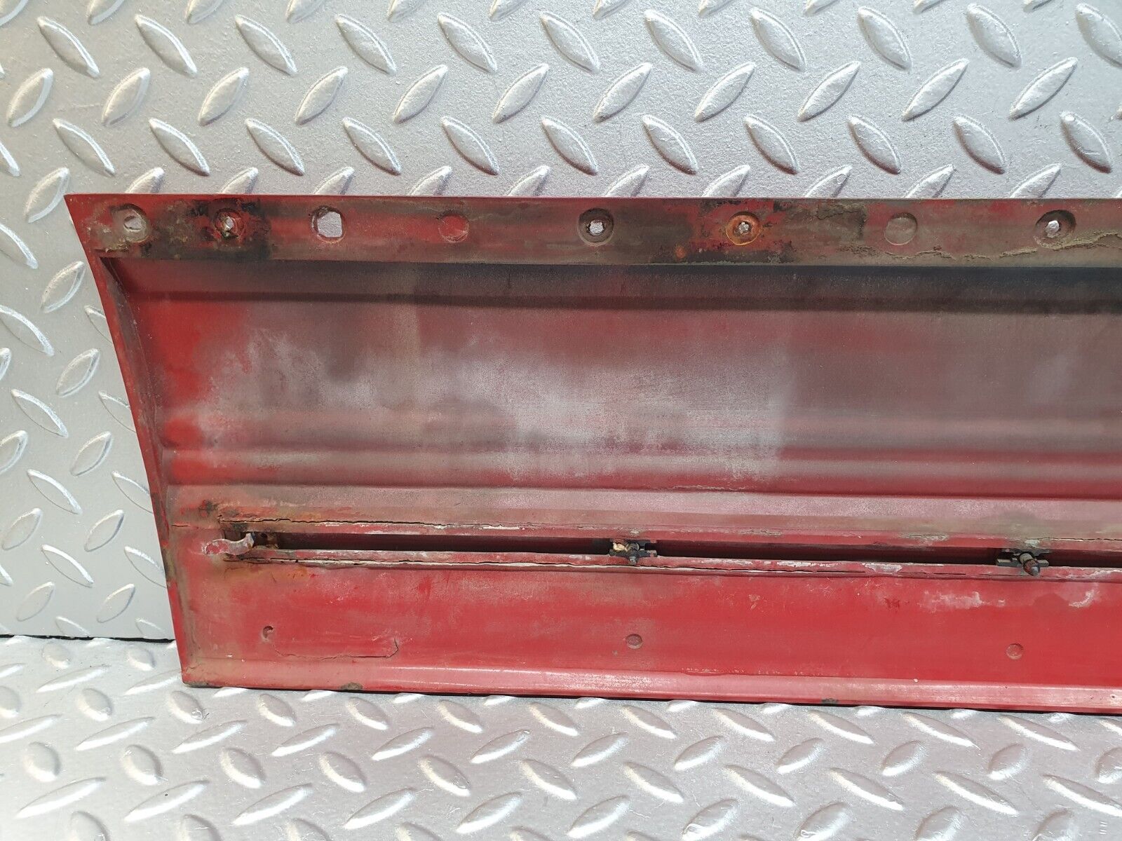 43789 Mercedes-Benz C126 380SEC Coupe Left Door Lower Moulding Trim 1266901140