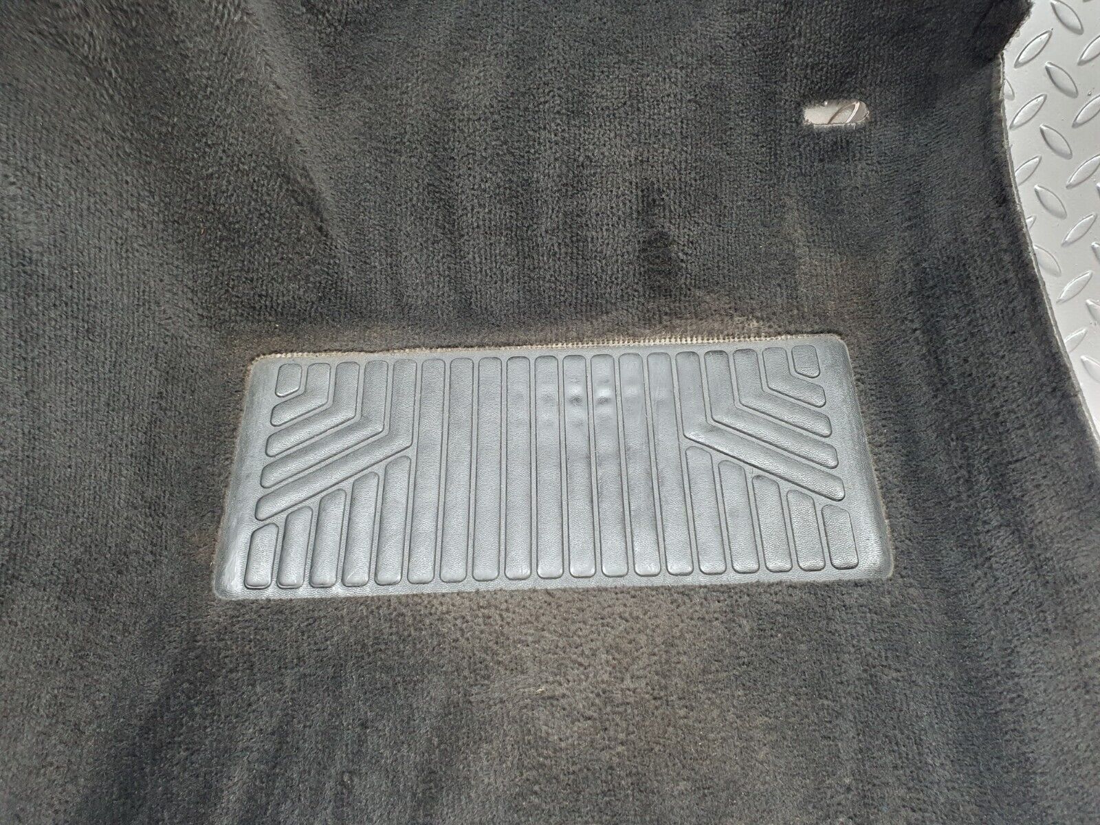 41762 Mercedes-Benz W202 C200 Front Right Floor Carpet