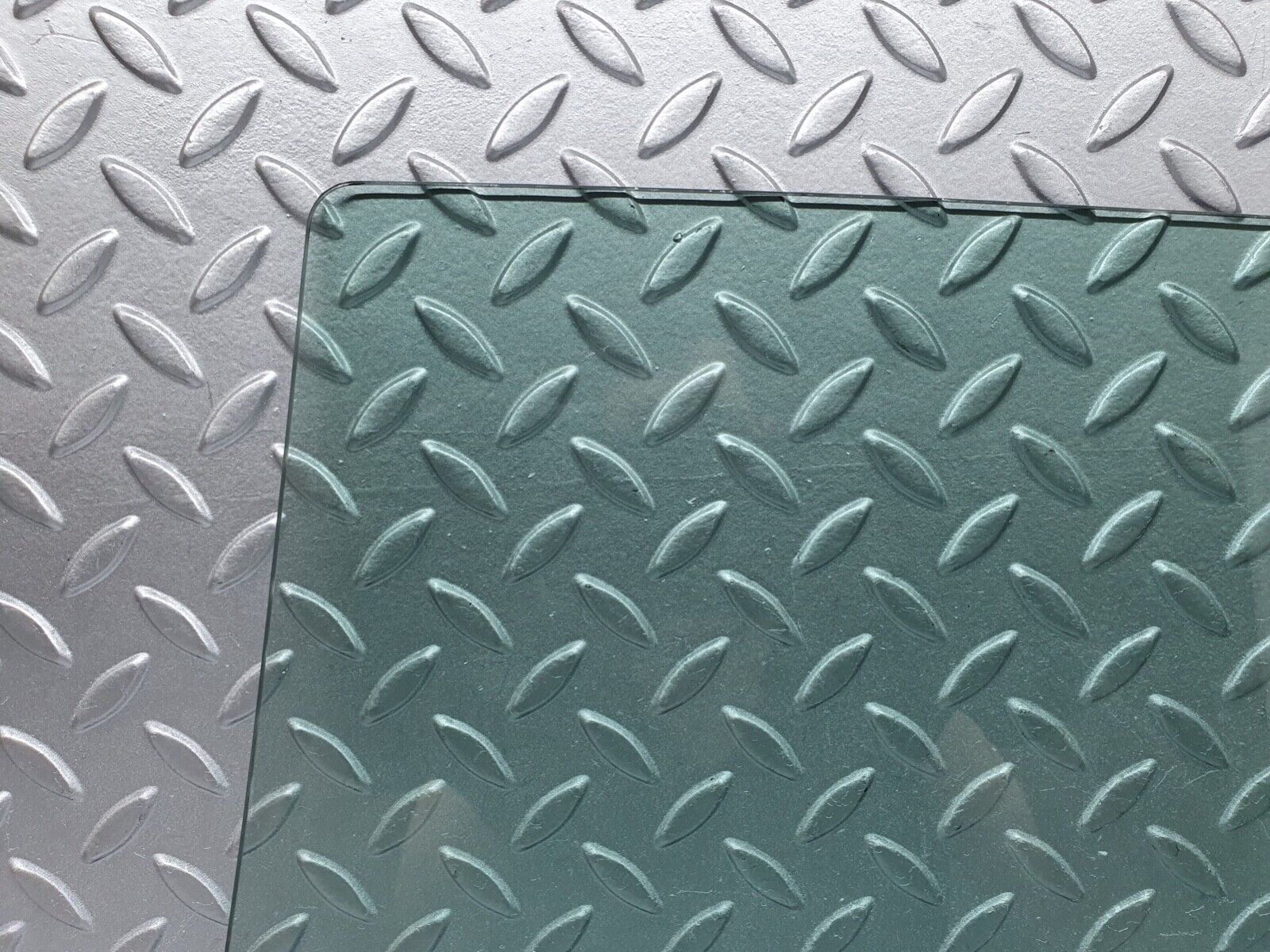 41991 Mercedes-Benz W202 C200 Rear Left Door Window Glass