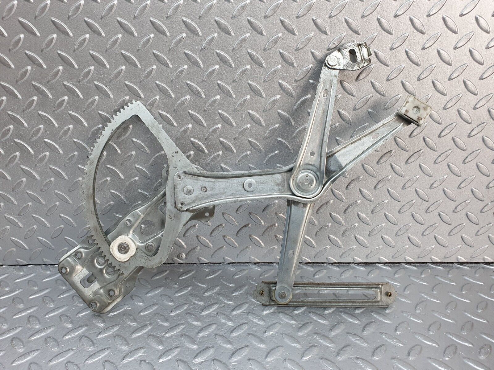 41938 Mercedes-Benz W202 C200 Front Left Power Window Regulator