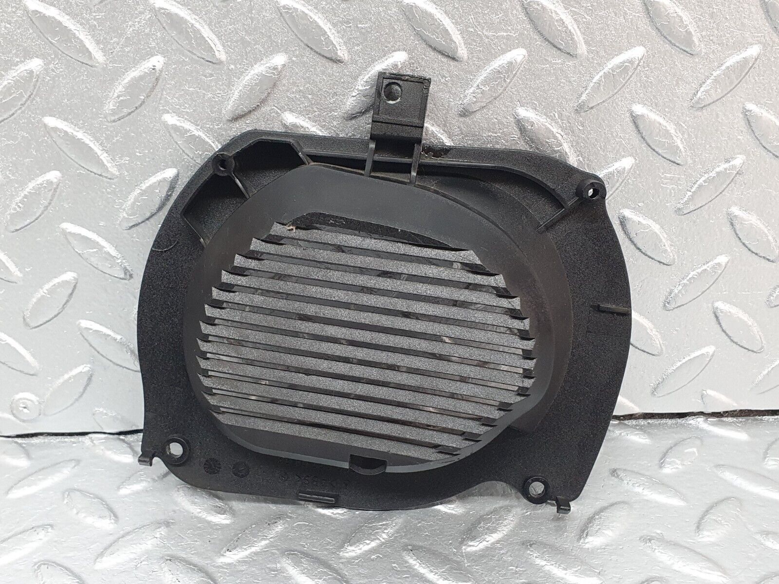 41744 Mercedes-Benz W202 C200 Rear Right Door Speaker Cover 2028270883