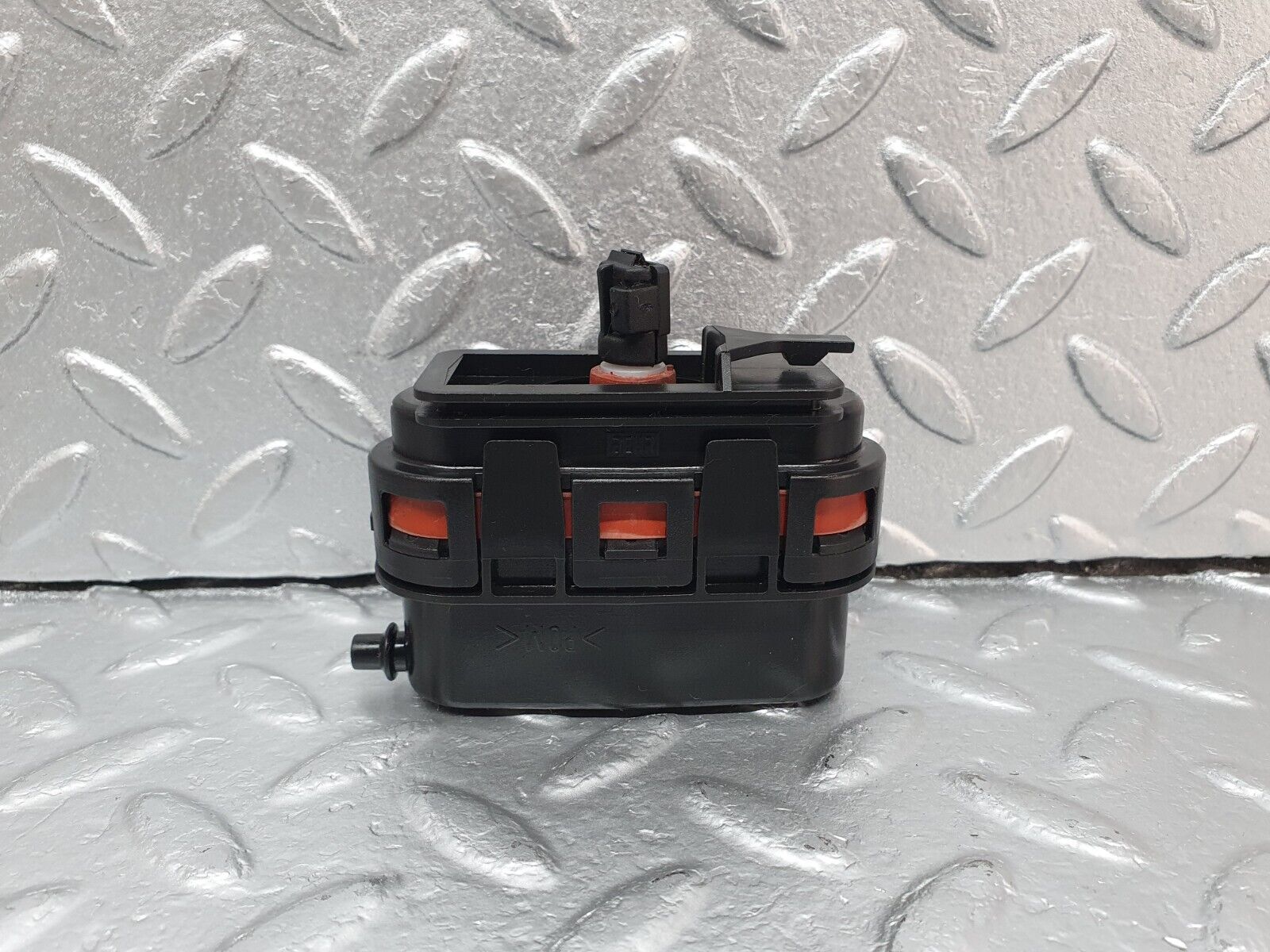 41882 Mercedes-Benz W202 C200 Trunk Lock Vacuum Actuator