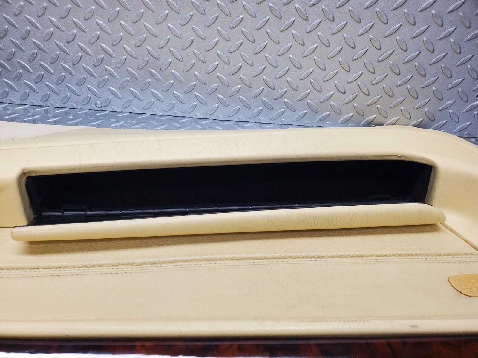 46817 Mercedes-Benz R129 320SL Coupe Left Door Card Beige