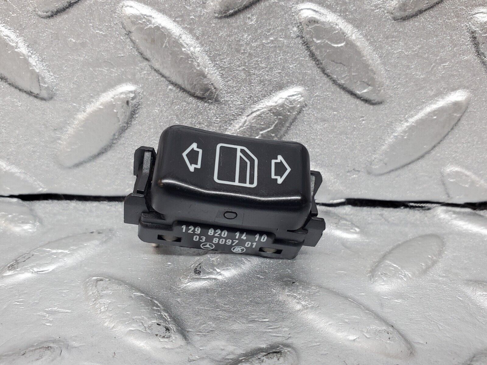 44972 Mercedes-Benz R129 300SL Coupe Right Door Window Switch 1298201410
