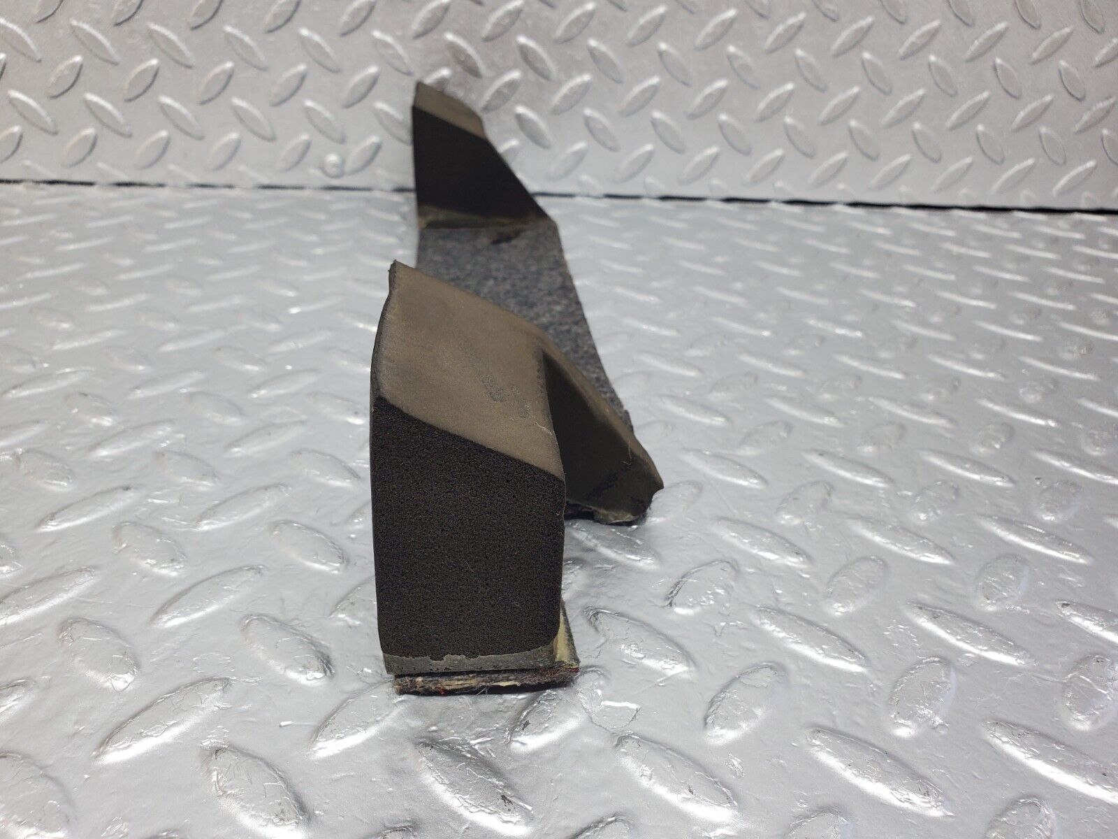 45734 Mercedes-Benz W126 420SE Rear Centre Seat Belt Carpet 1248600097