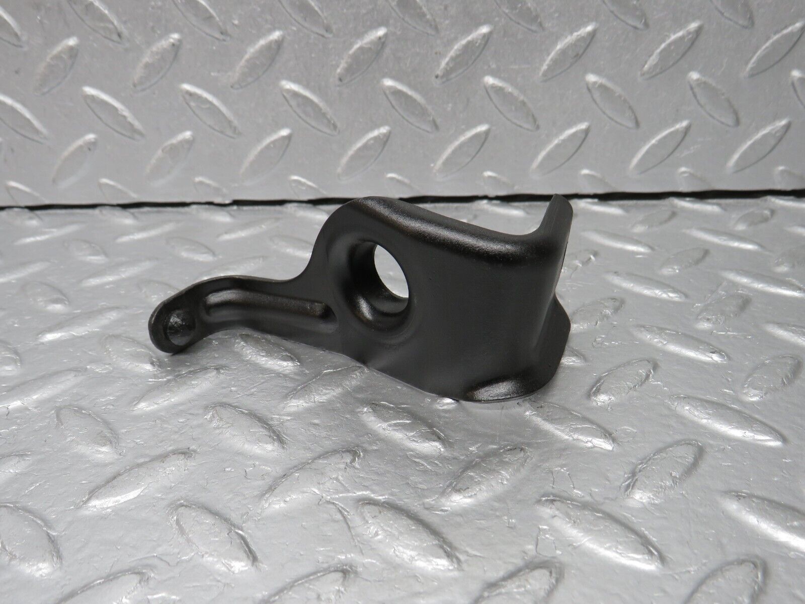 39281 Mercedes-Benz R107 500SL Starter Motor Cable Wire Bracket