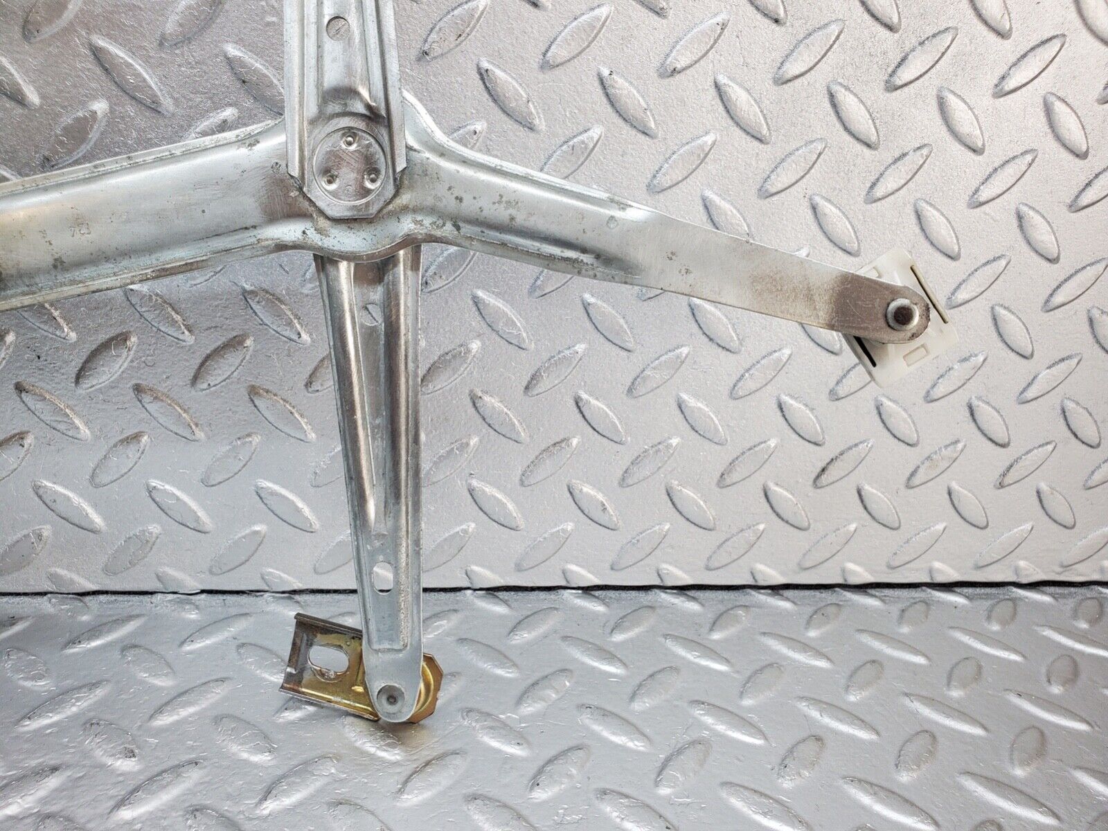 44595 Mercedes-Benz W124 220E Front Left Power Window Regulator