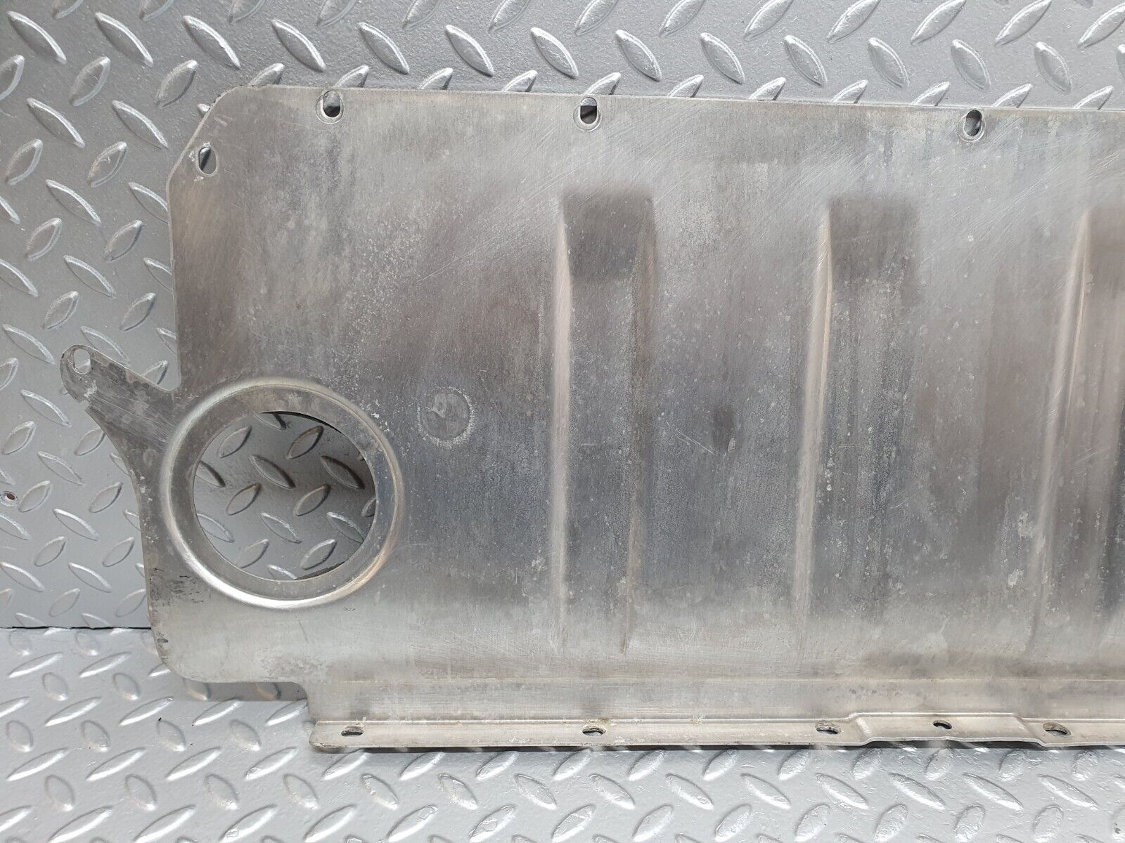 42229 Mercedes-Benz R129 320SL Coupe Fuel Tank Rear Cover