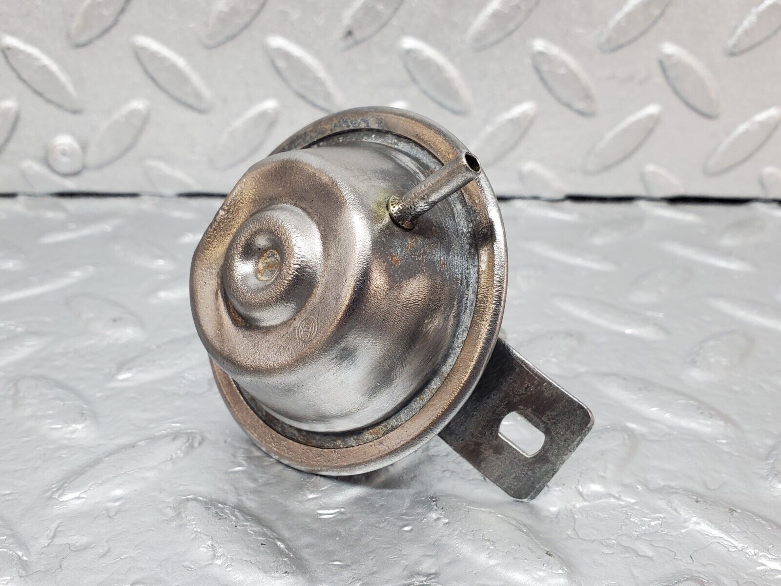 45427 Mercedes-Benz 280E M110.983 Ignition Distributor Vacuum Control Valve