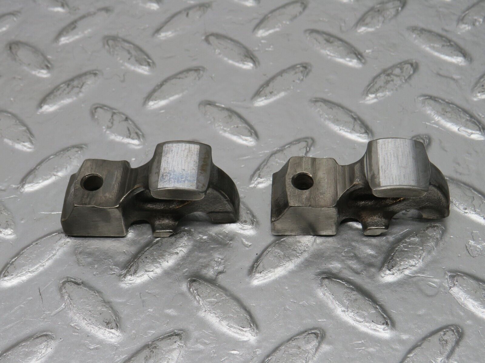 33008 Mercedes-Benz C107 R107 350 V8 Valve Rocker Arm With Spring & Tappet