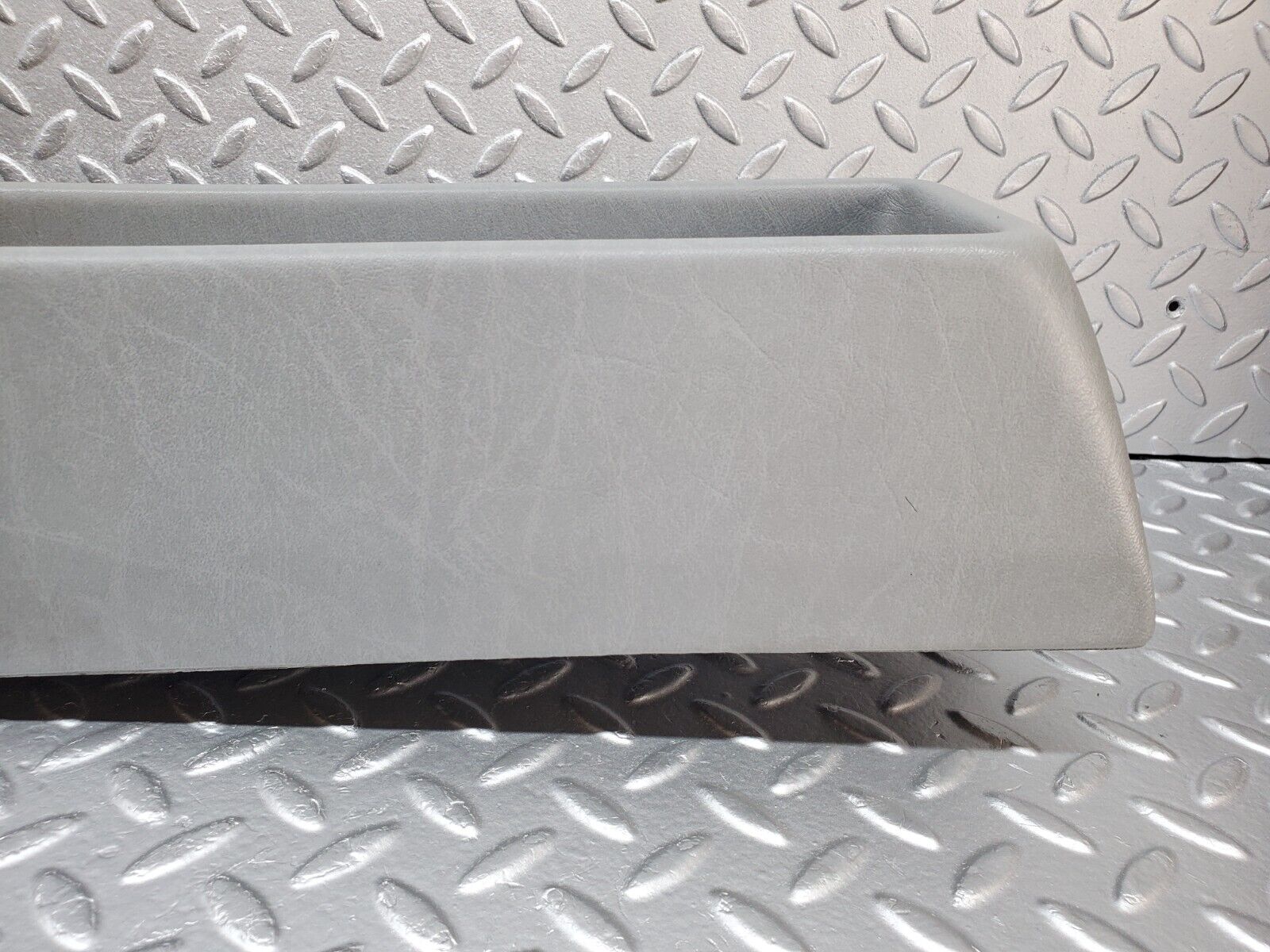 44679 Mercedes-Benz W124 220E Centre Console Grey