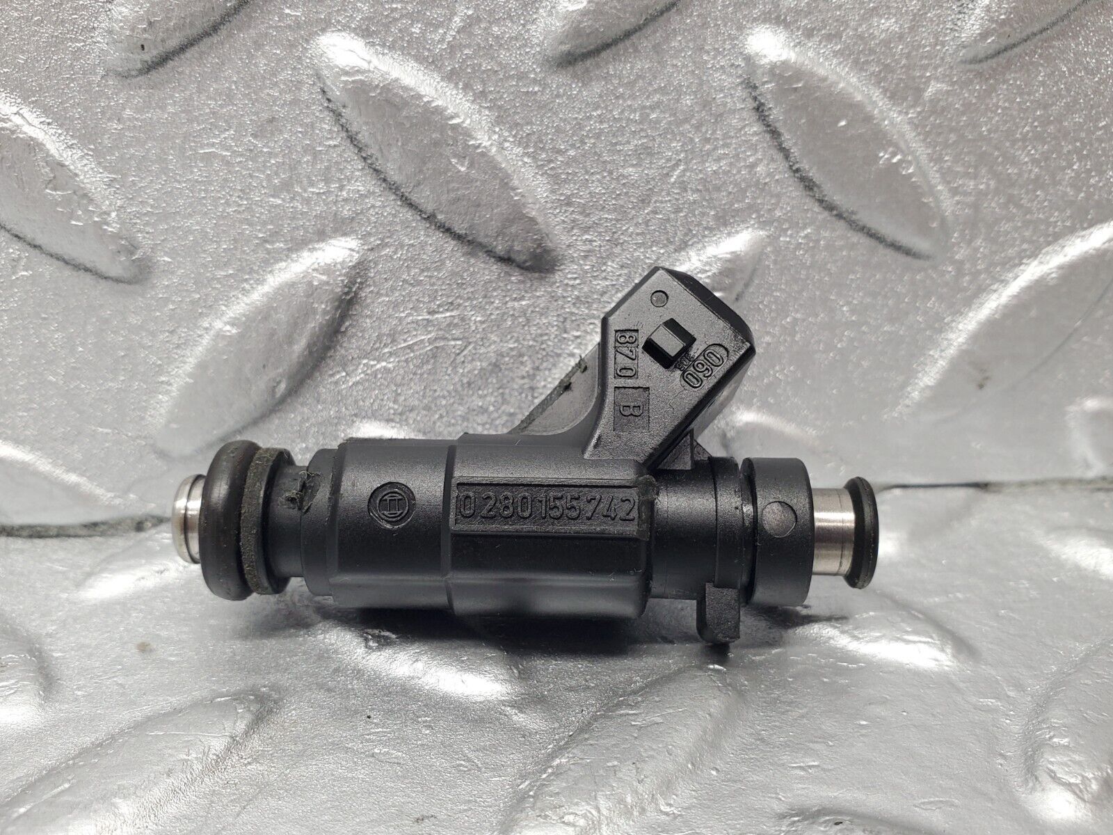 46776 Mercedes-Benz R129 320SL Coupe Fuel Injector Bosch 0280155742 1120780049