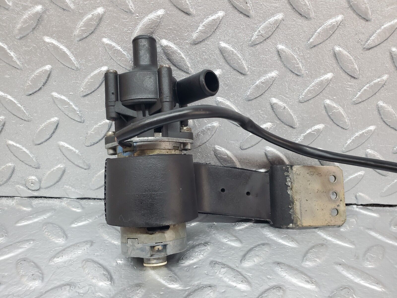 45776 Mercedes-Benz W126 420SE Auxiliary Heating Water Pump 1268301814