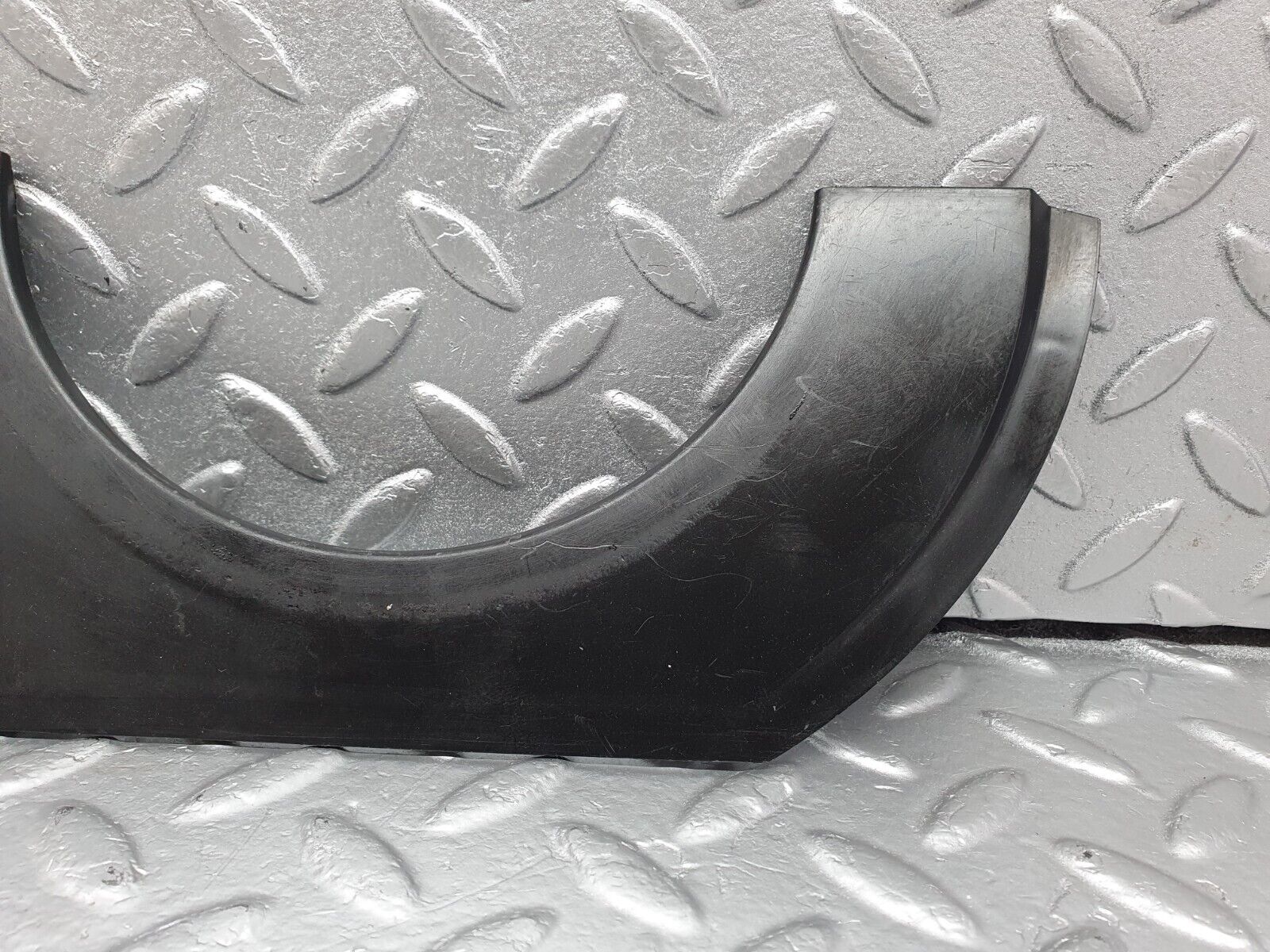 42588 Mercedes-Benz R129 320SL Coupe Windscreen Wiper Surround Trim