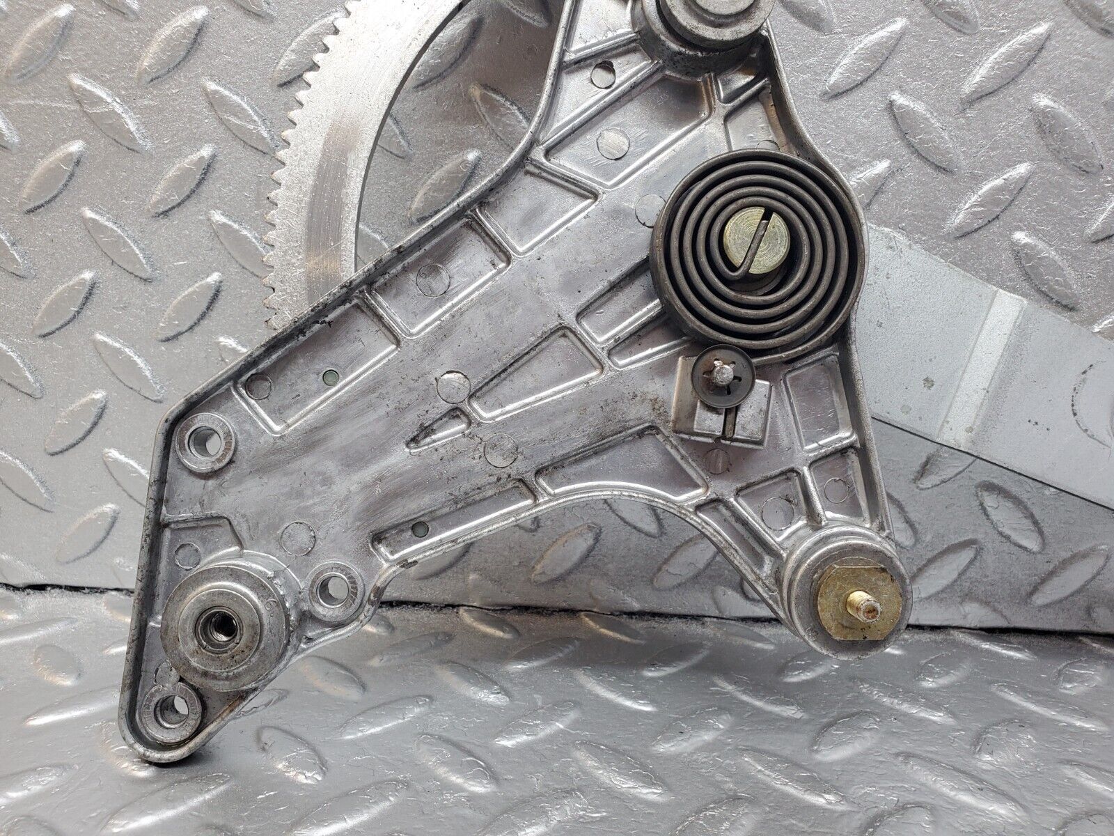 45712 Mercedes-Benz W126 420SE Rear Right Power Window Regulator 1267350211