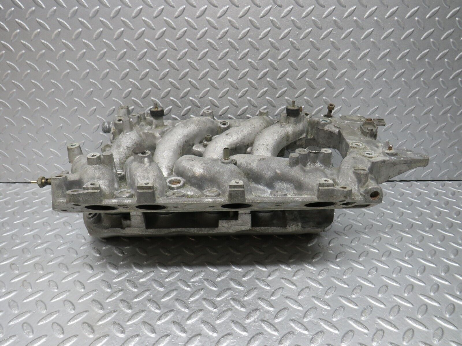 39292 Mercedes-Benz R107 500SL Air Intake Manifold 1171413401 1161415301