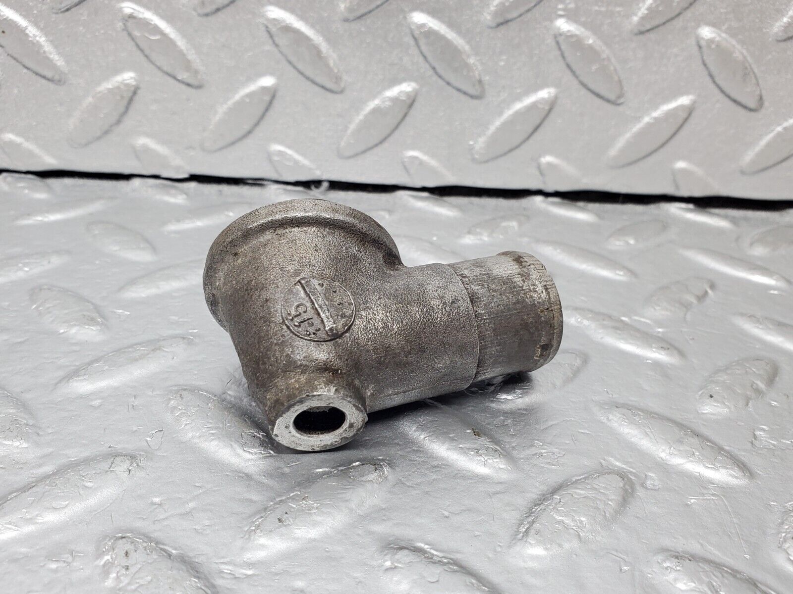 44562 Mercedes-Benz W123 280E Engine Oil Return Pipe 1101870226